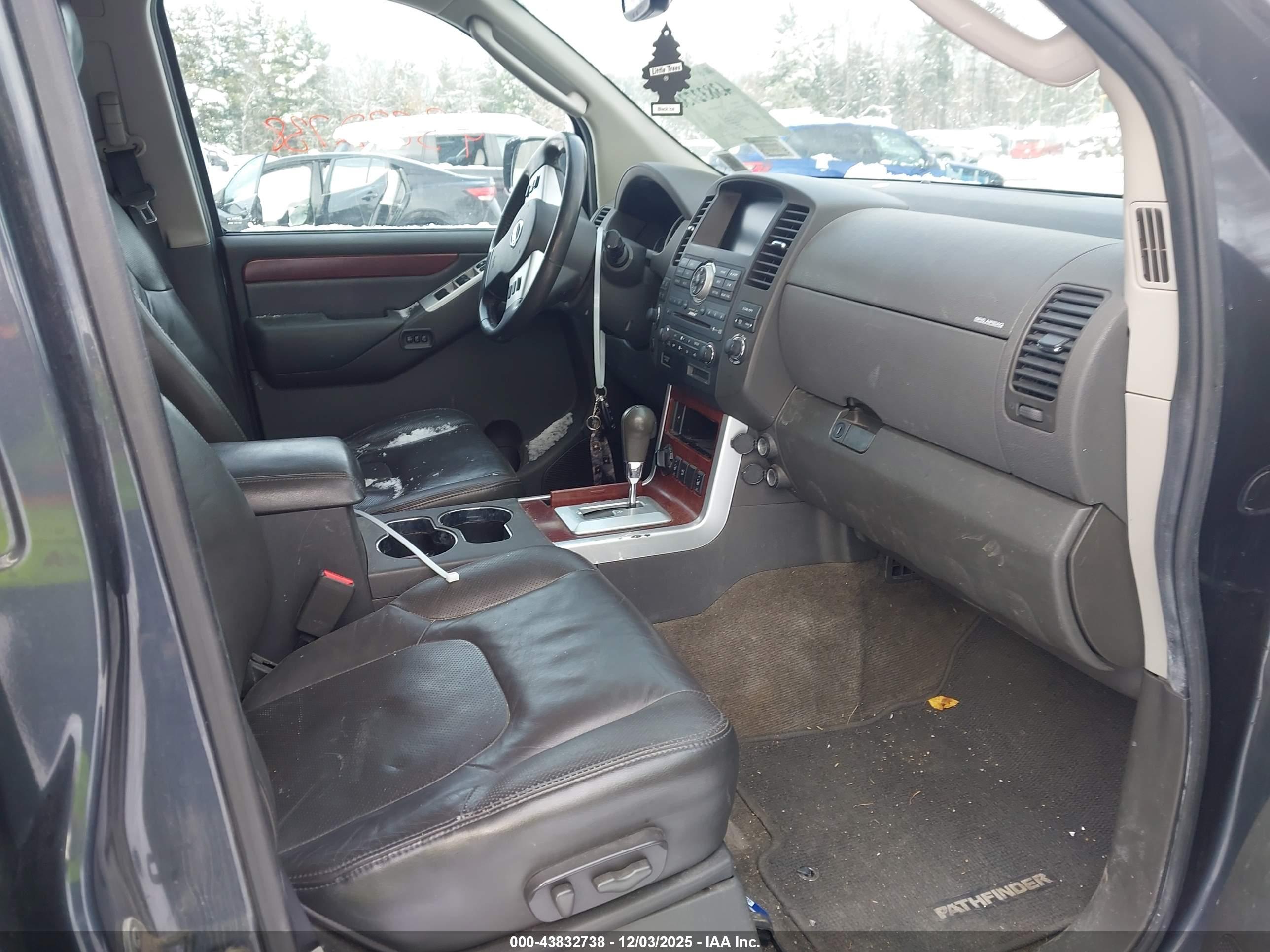 NISSAN PATHFINDER image 5