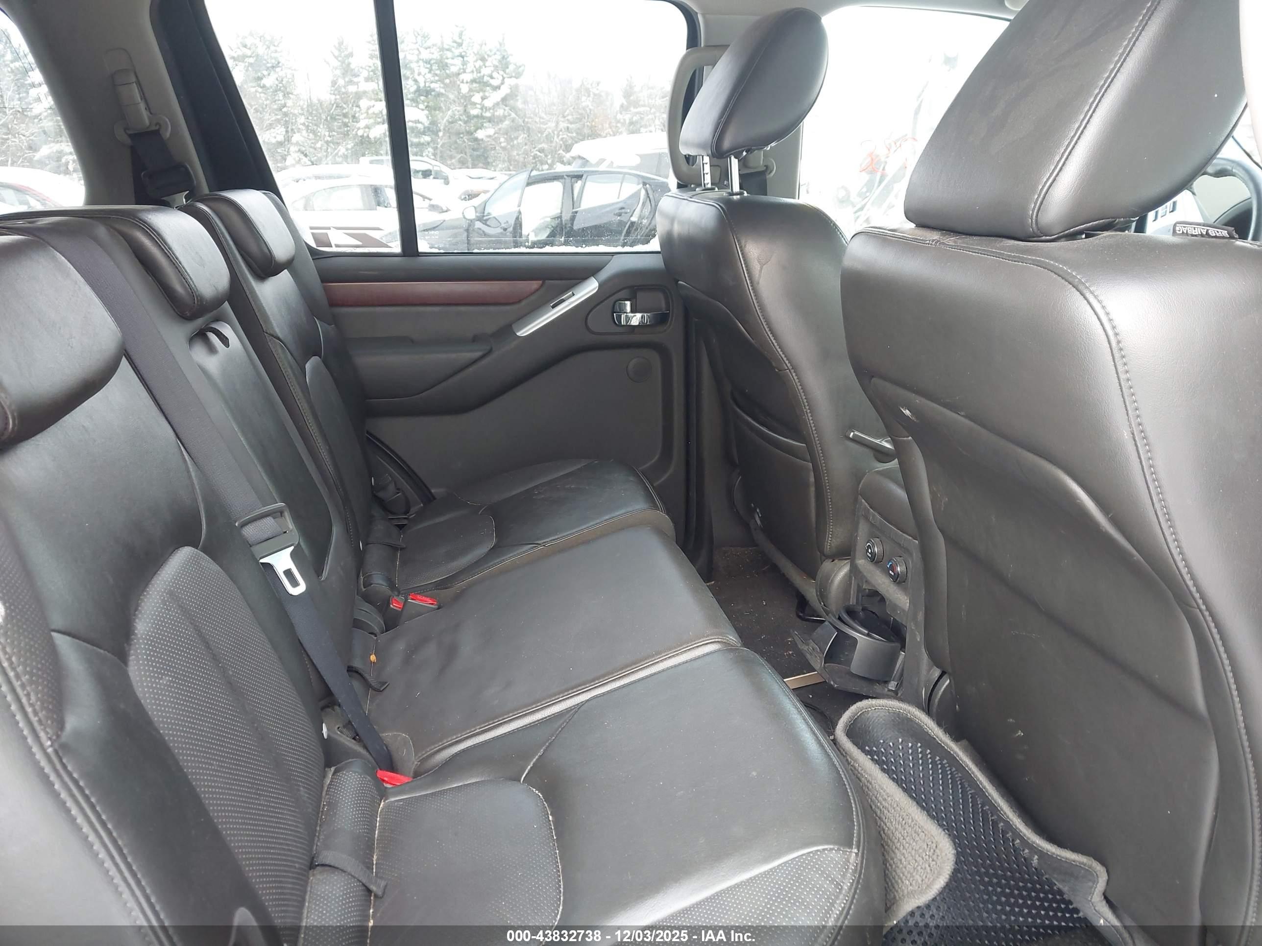 NISSAN PATHFINDER image 8