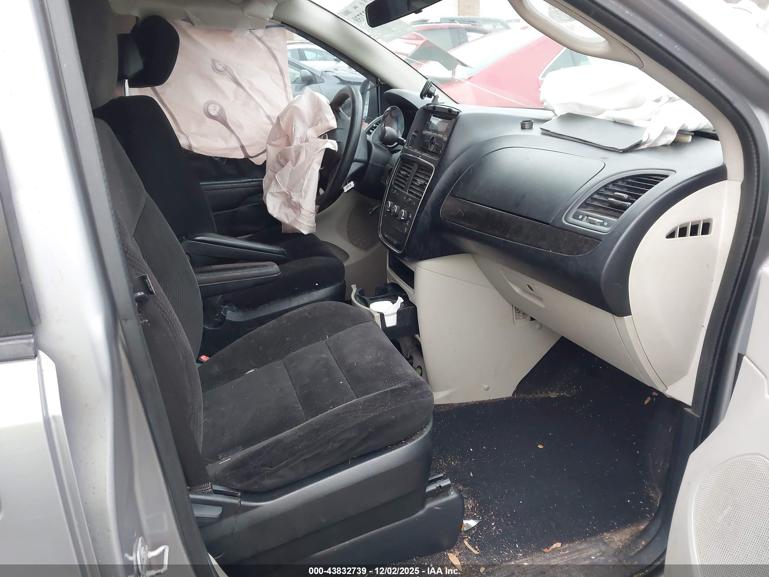 DODGE GRAND image 5
