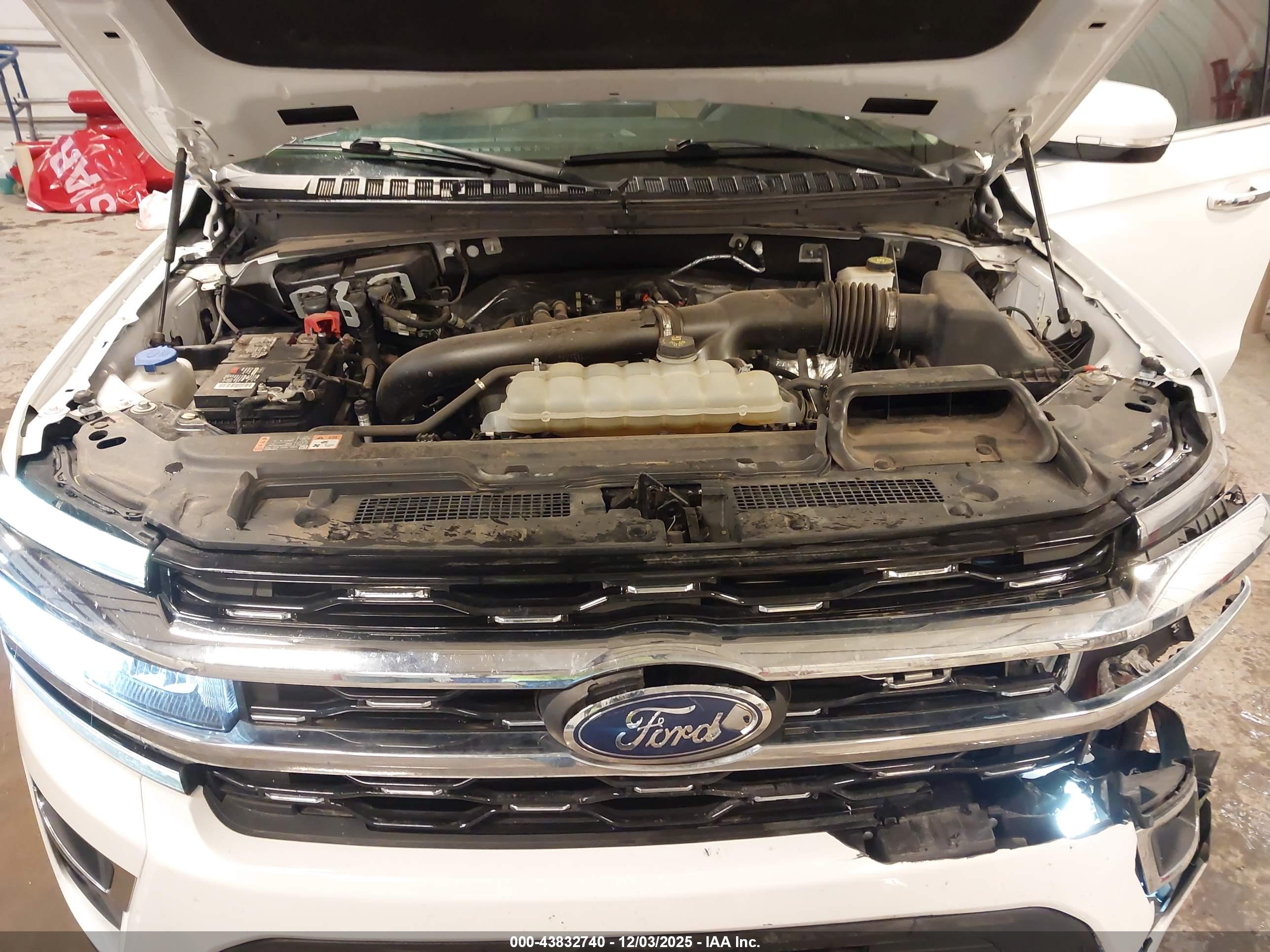 FORD EXPEDITION image 10