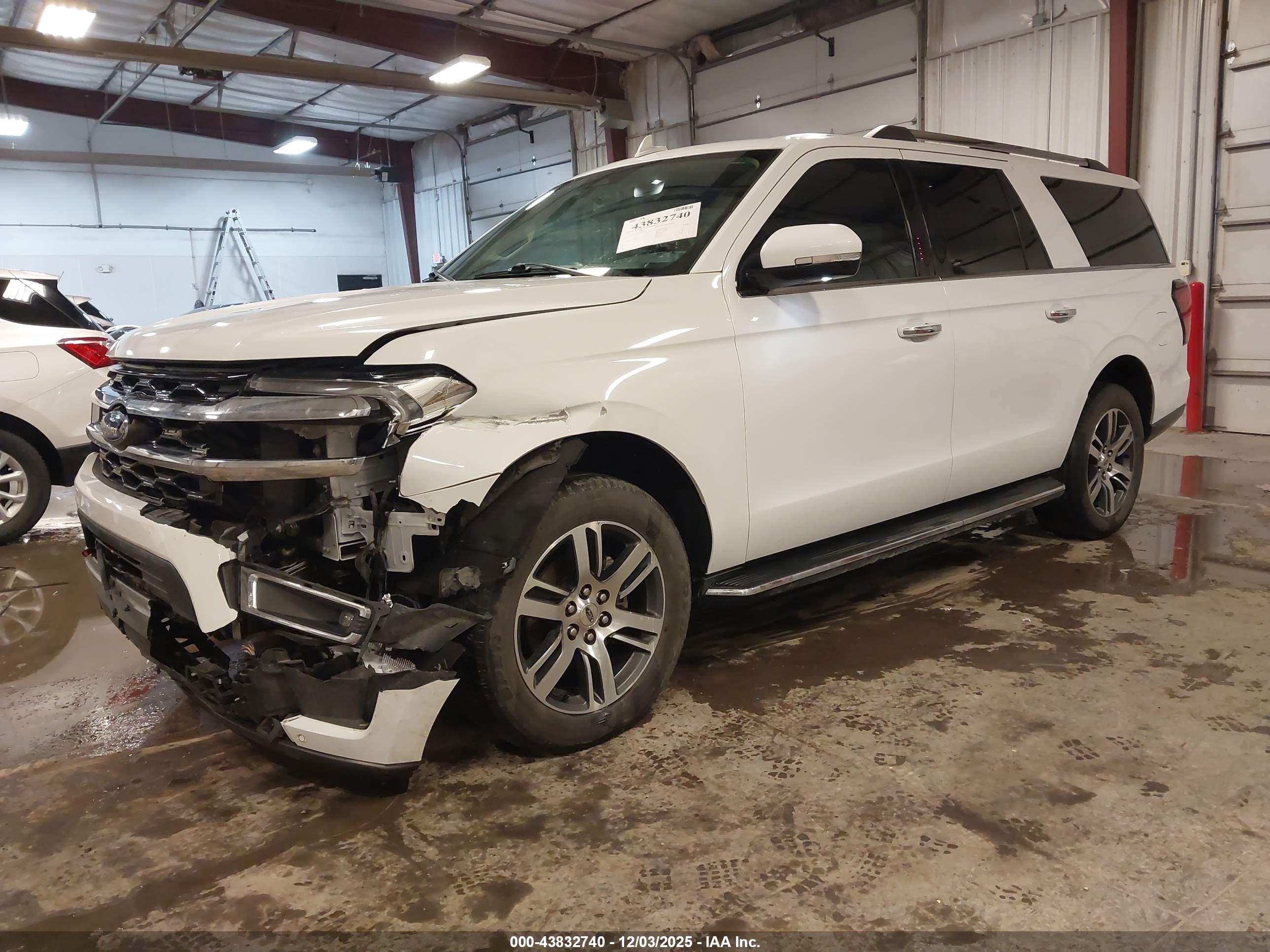 FORD EXPEDITION image 2