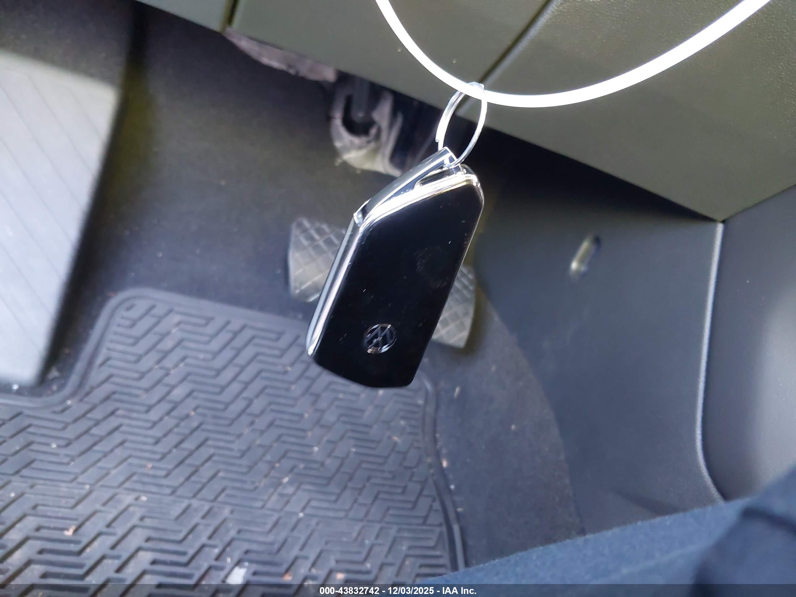 VOLKSWAGEN ATLAS image 11