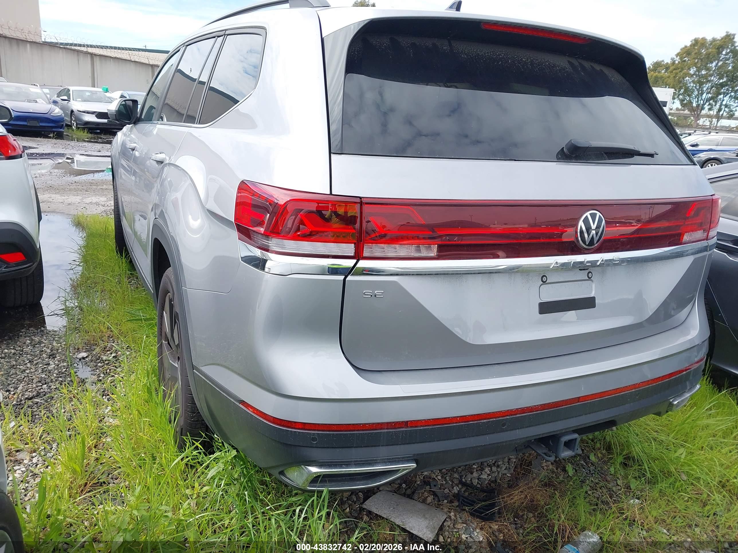VOLKSWAGEN ATLAS image 3