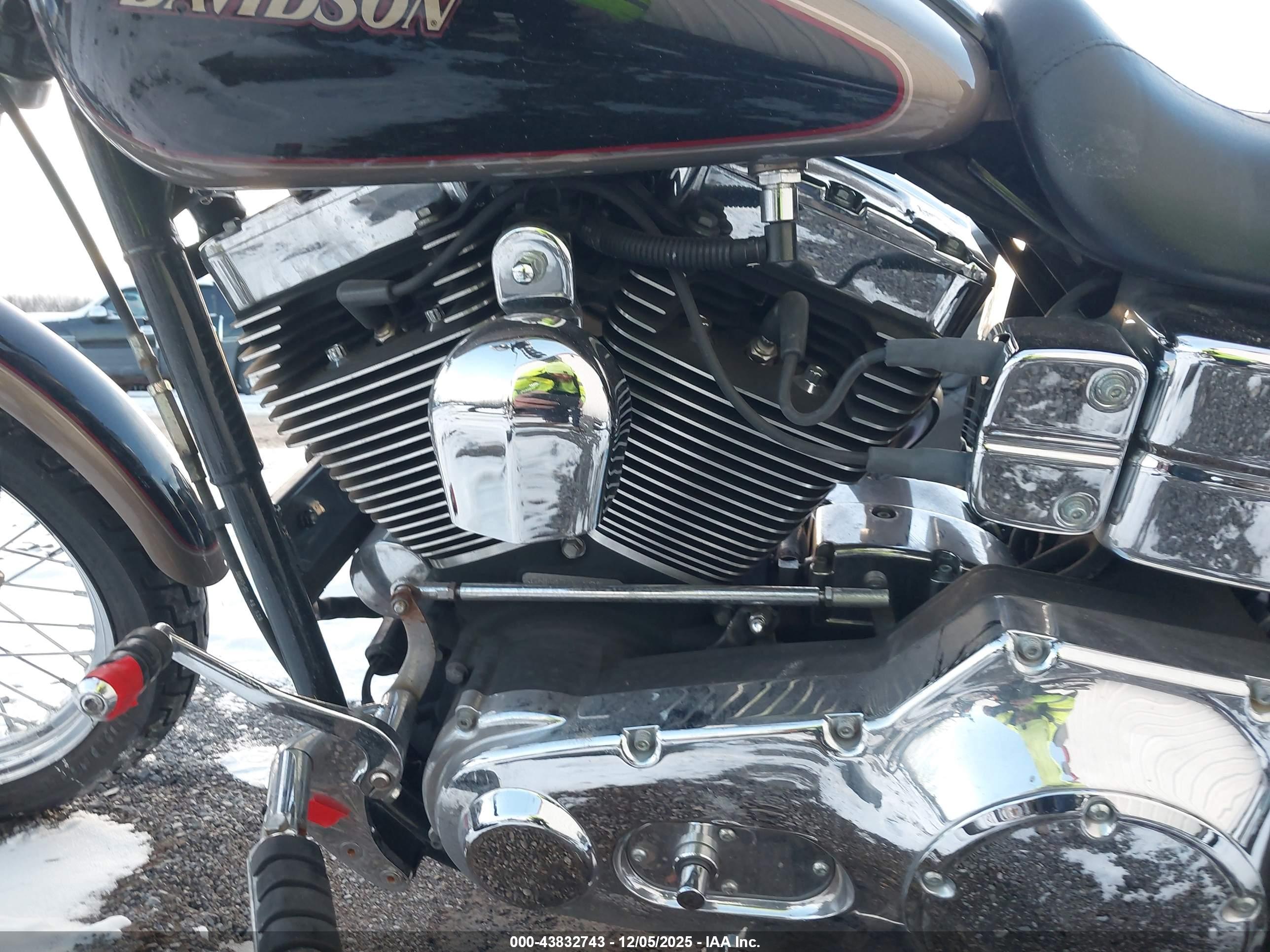 HARLEY-DAVIDSON FXDLI image 9