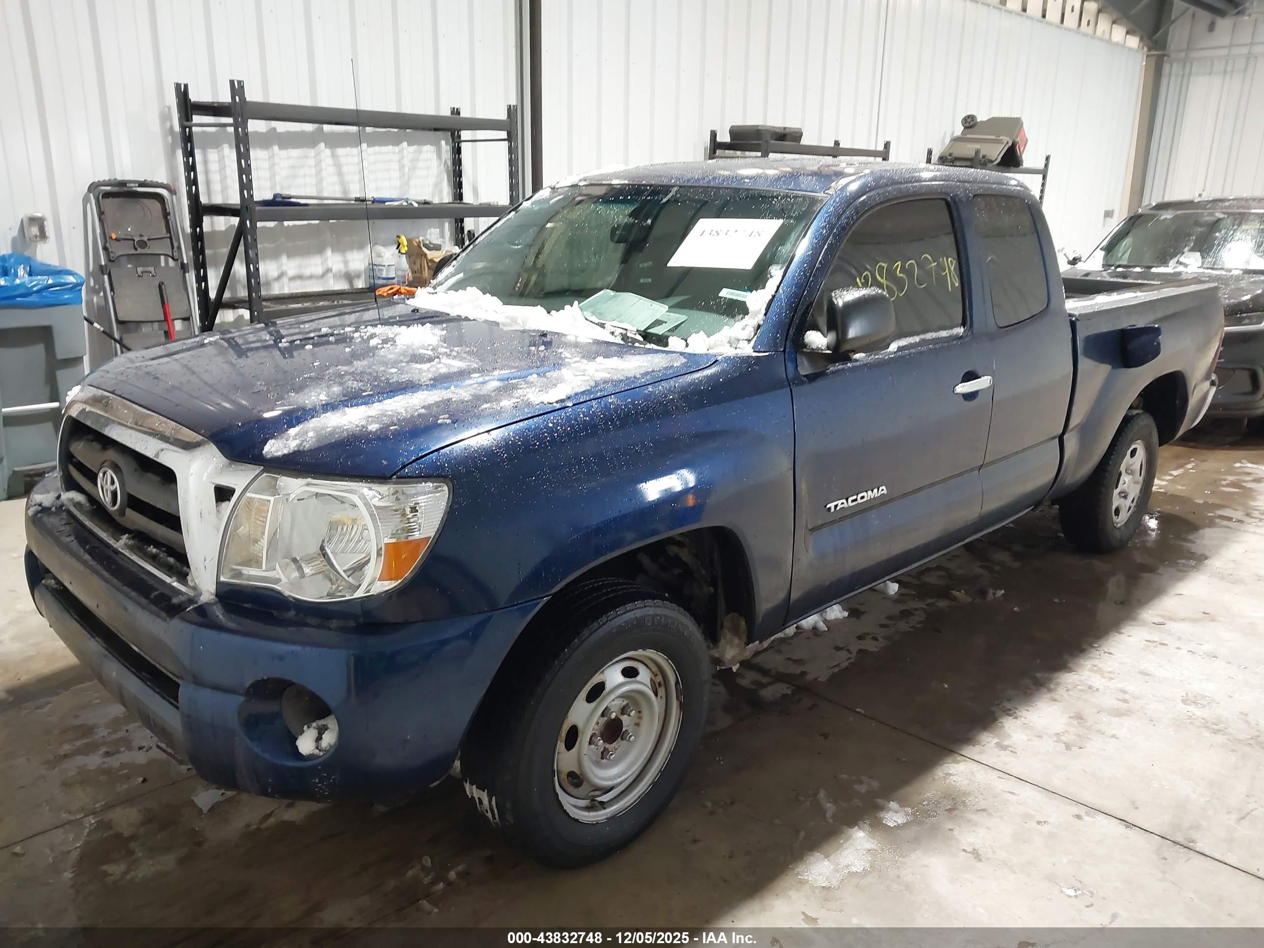 TOYOTA TACOMA image 2