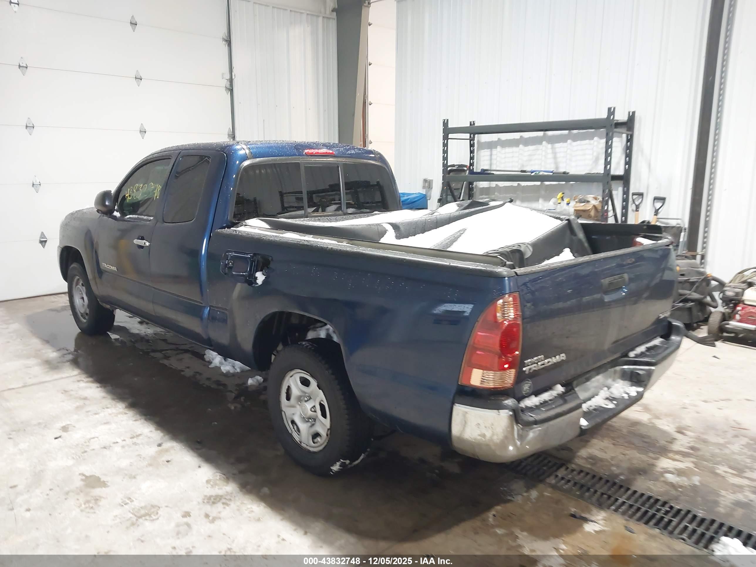 TOYOTA TACOMA image 3