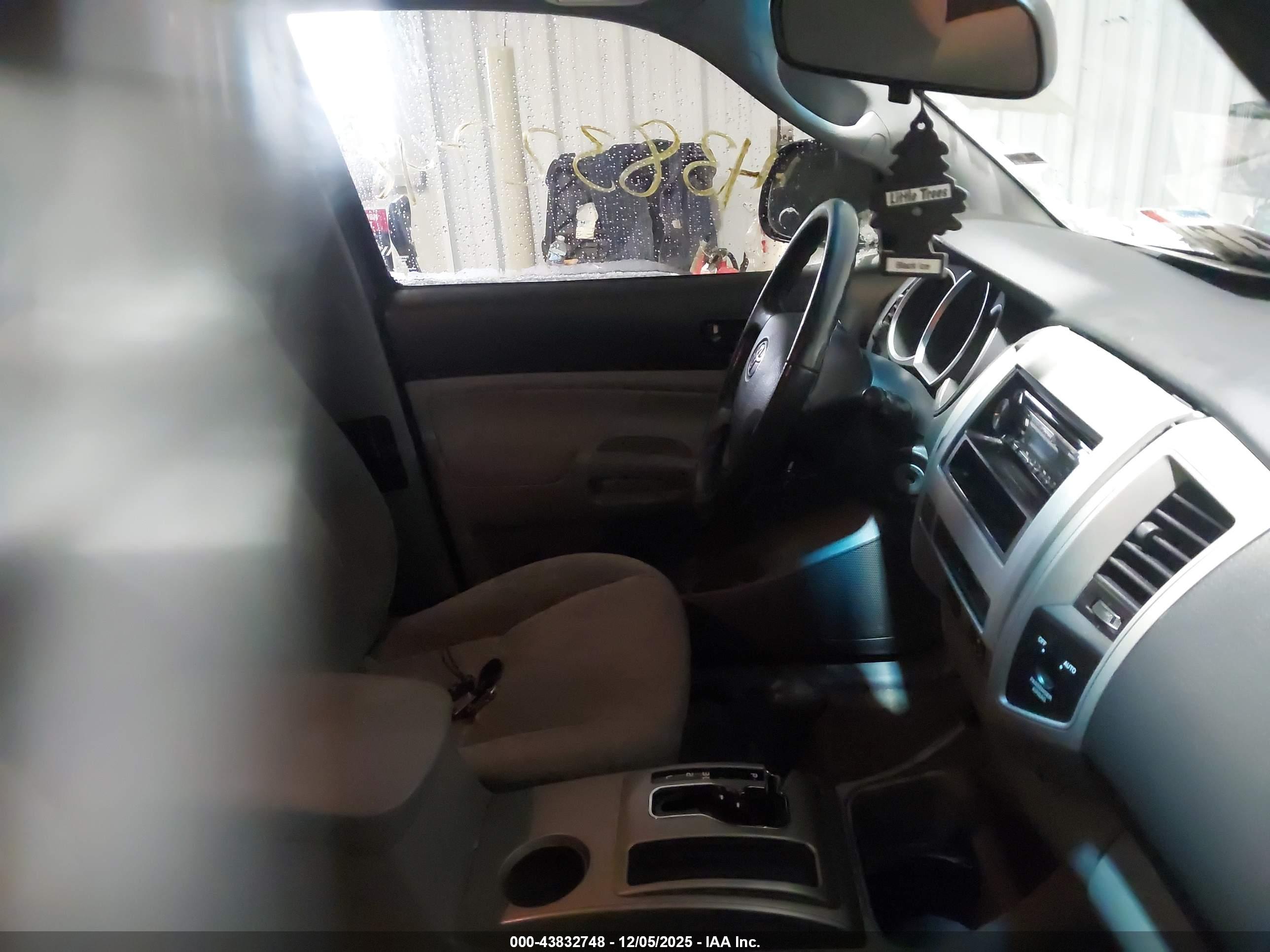 TOYOTA TACOMA image 5
