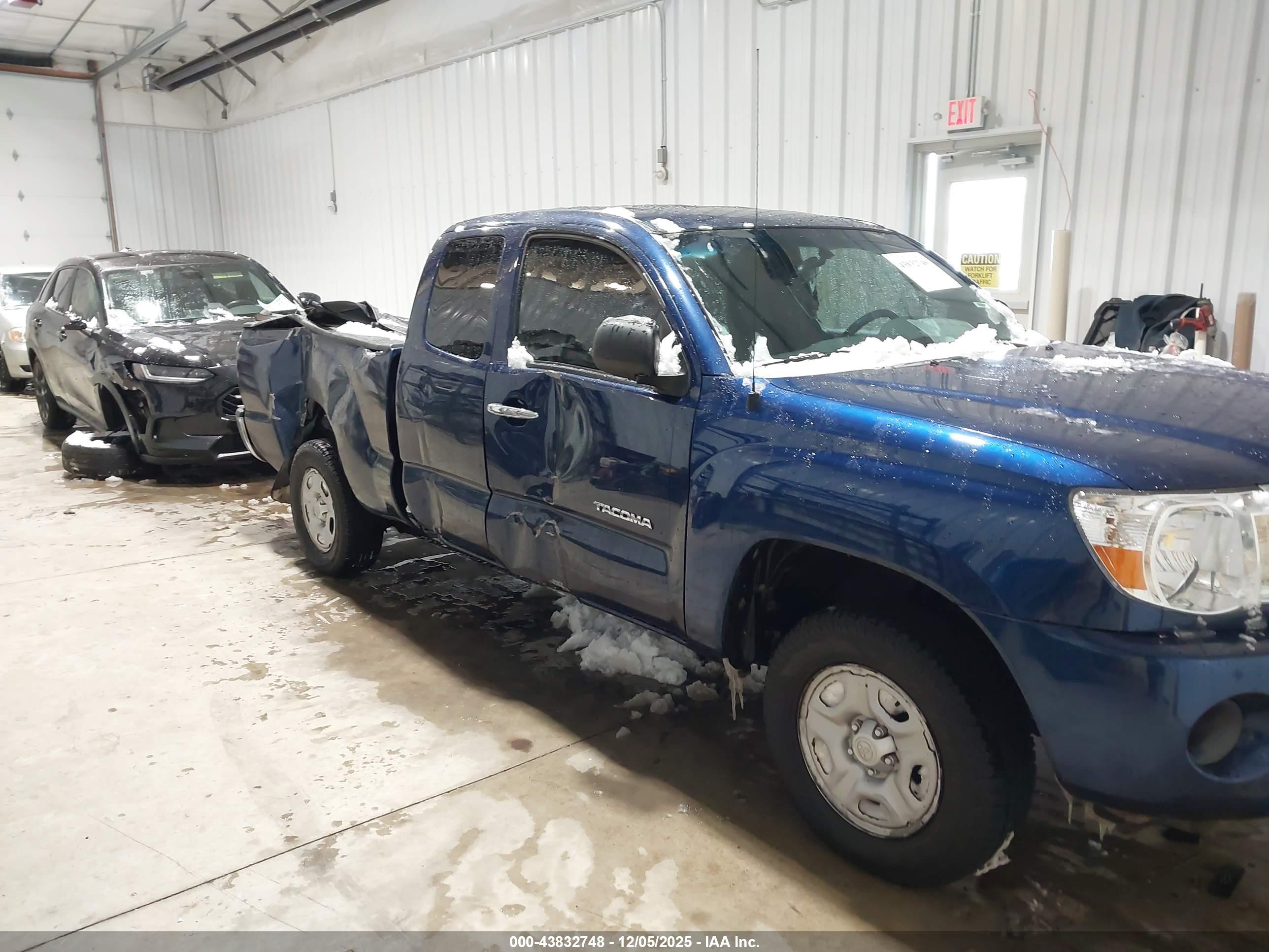 TOYOTA TACOMA image 6