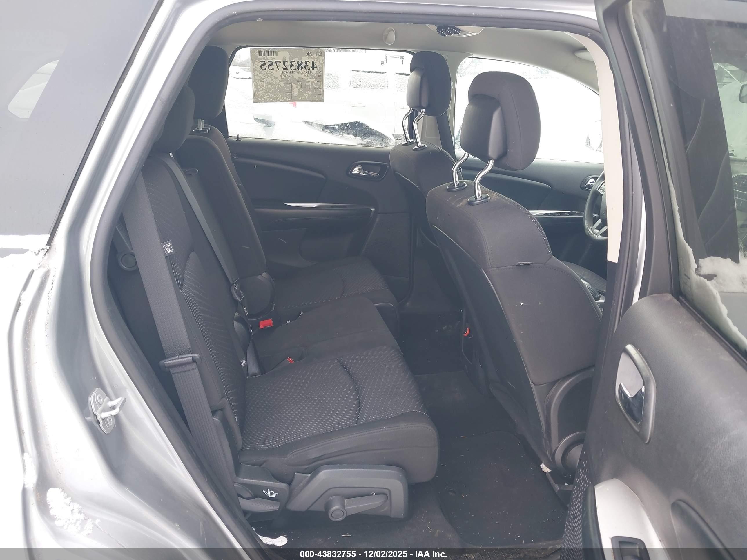 DODGE JOURNEY image 8