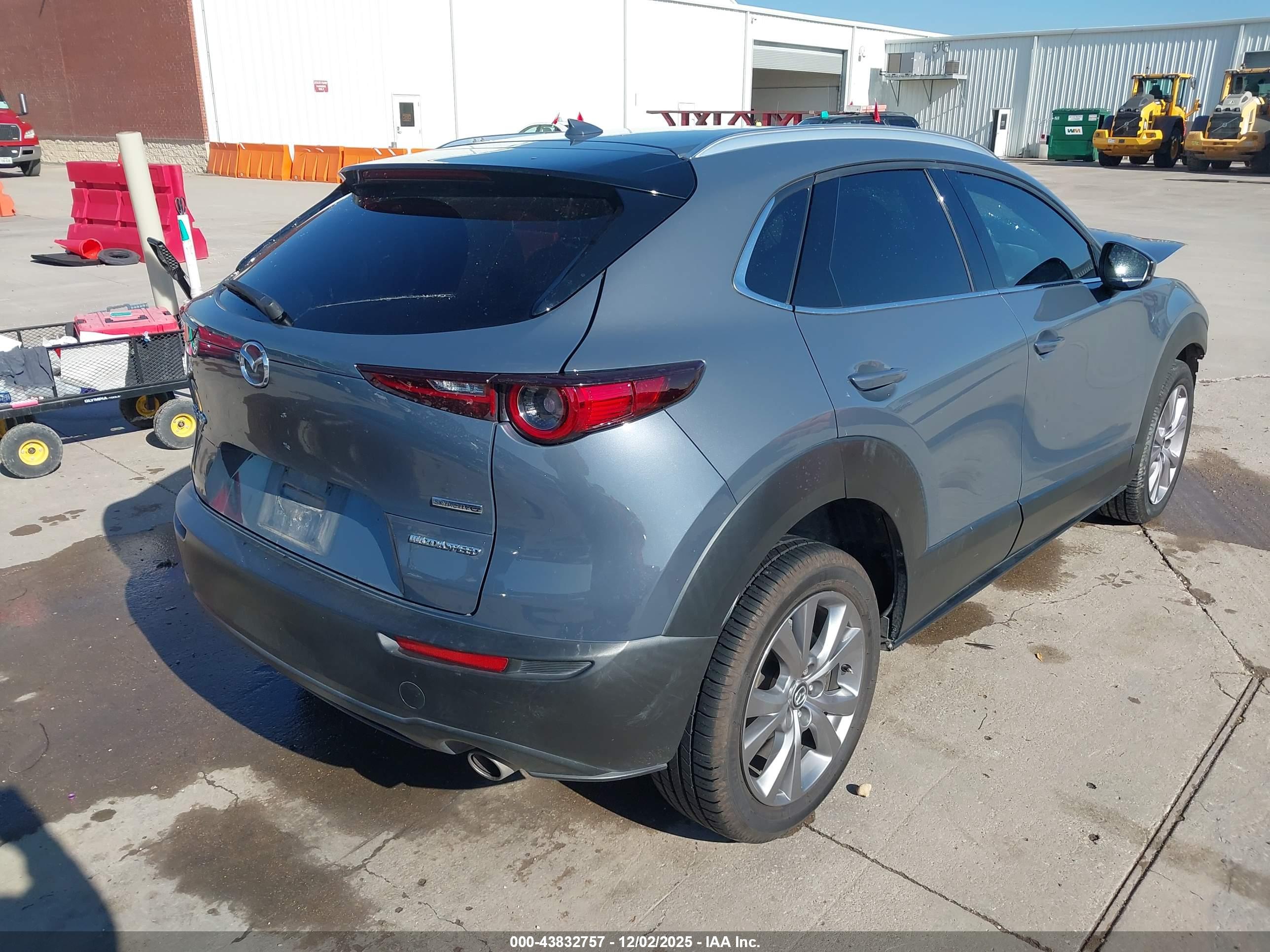 MAZDA CX-30 image 4