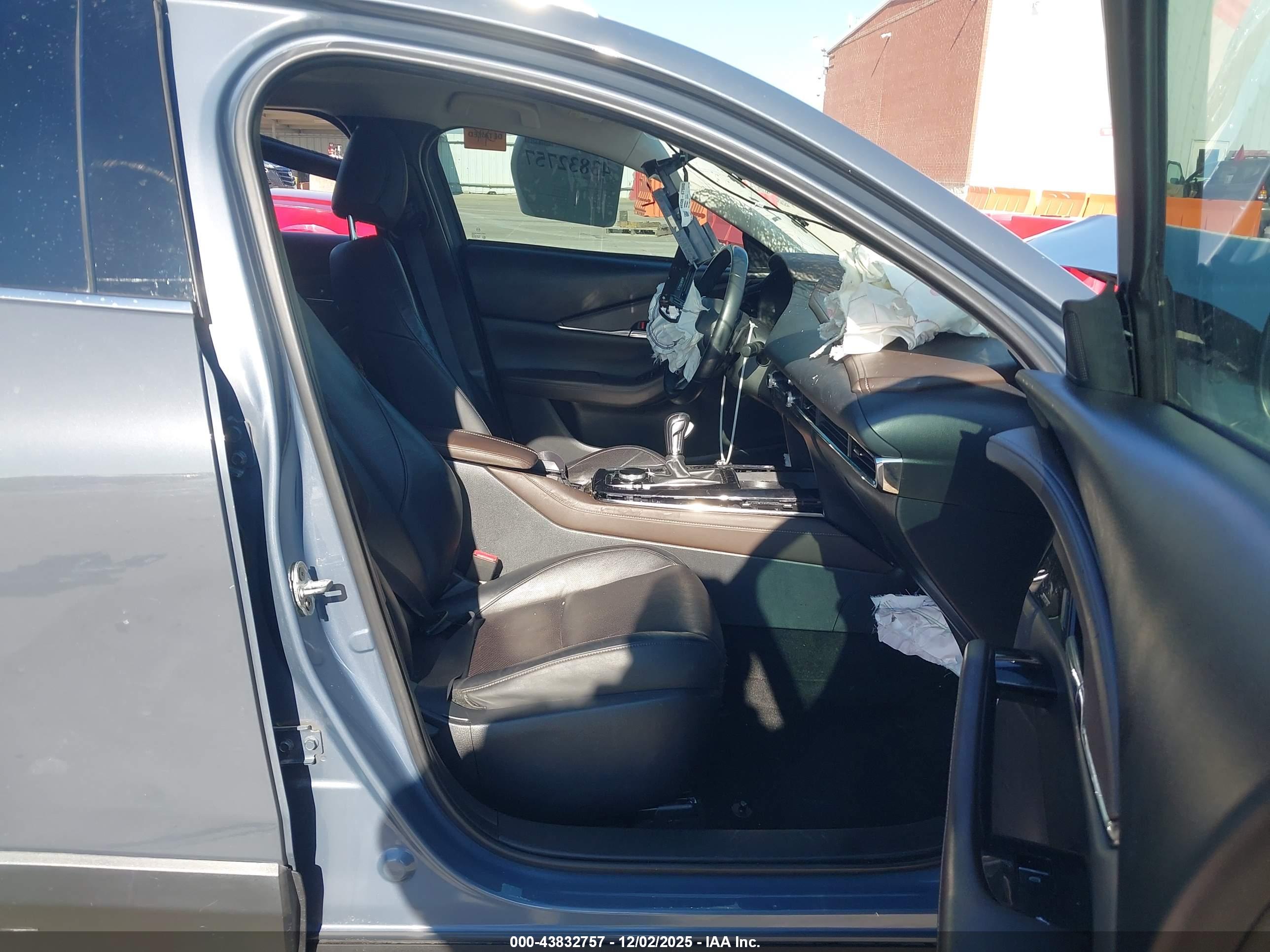 MAZDA CX-30 image 5