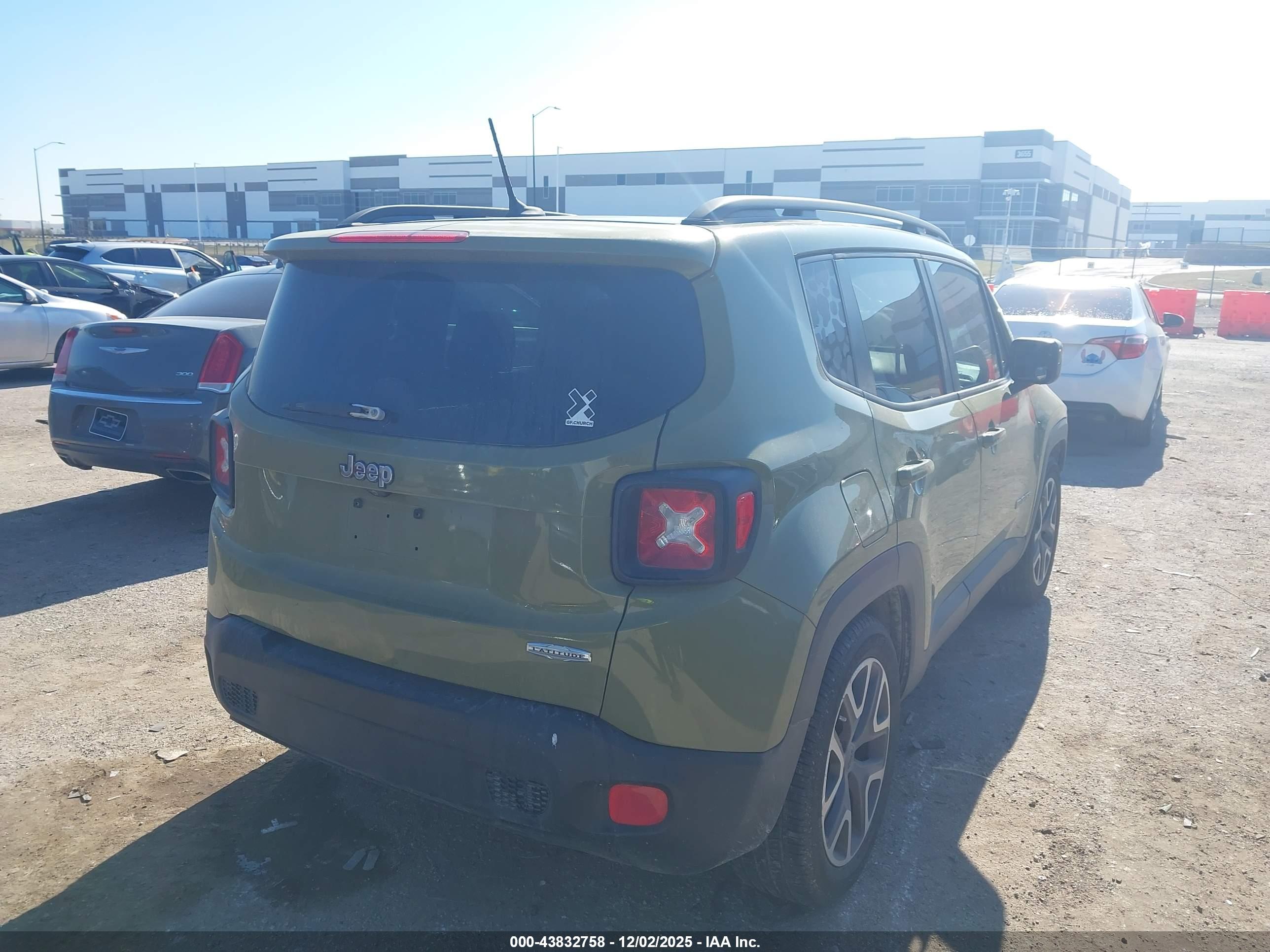 JEEP RENEGADE image 4