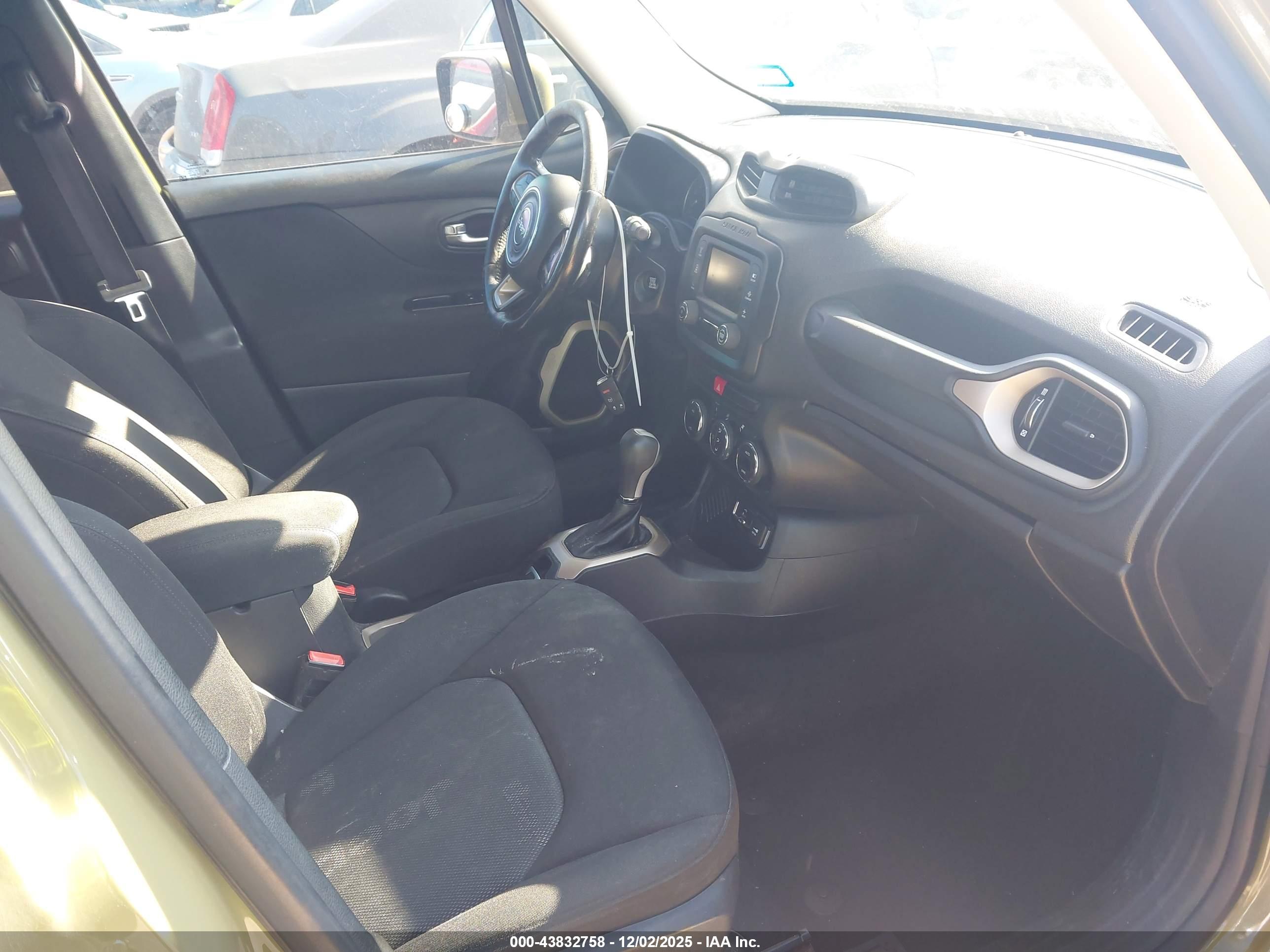 JEEP RENEGADE image 5