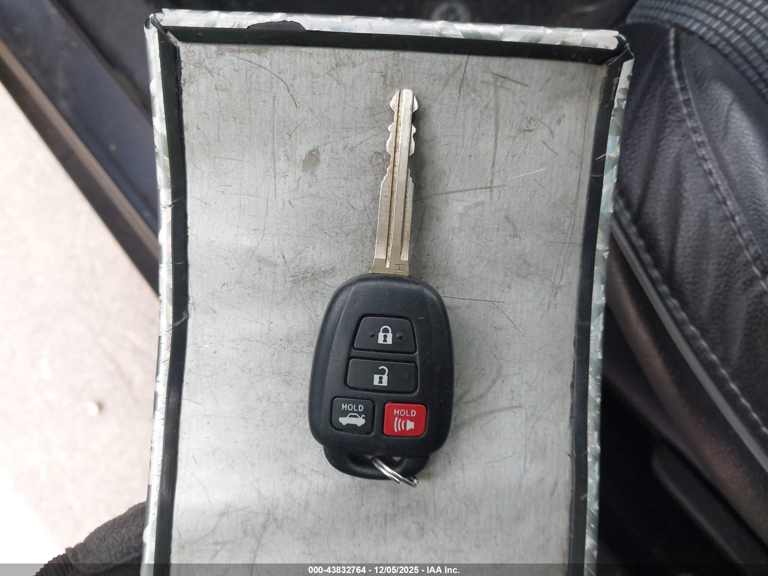 TOYOTA COROLLA image 11