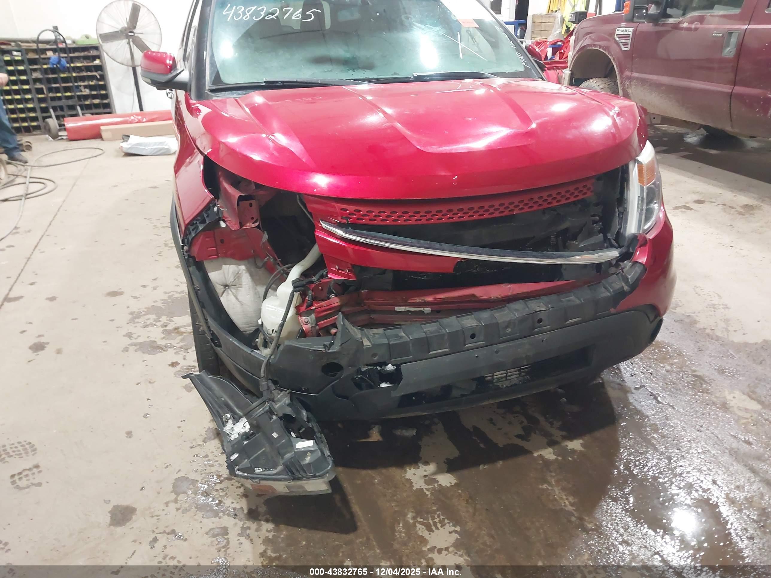 FORD EXPLORER image 6