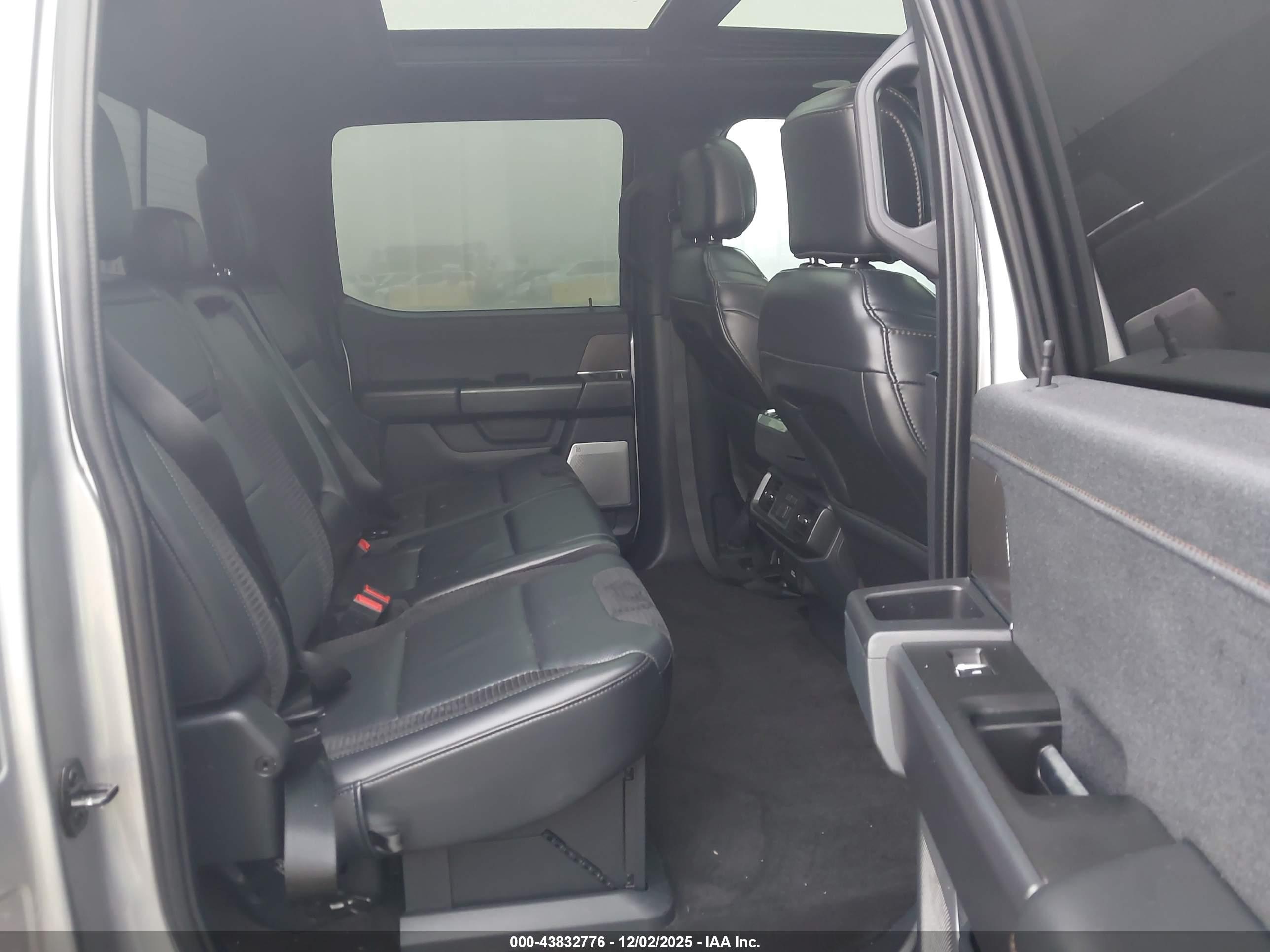 FORD F-150 image 8