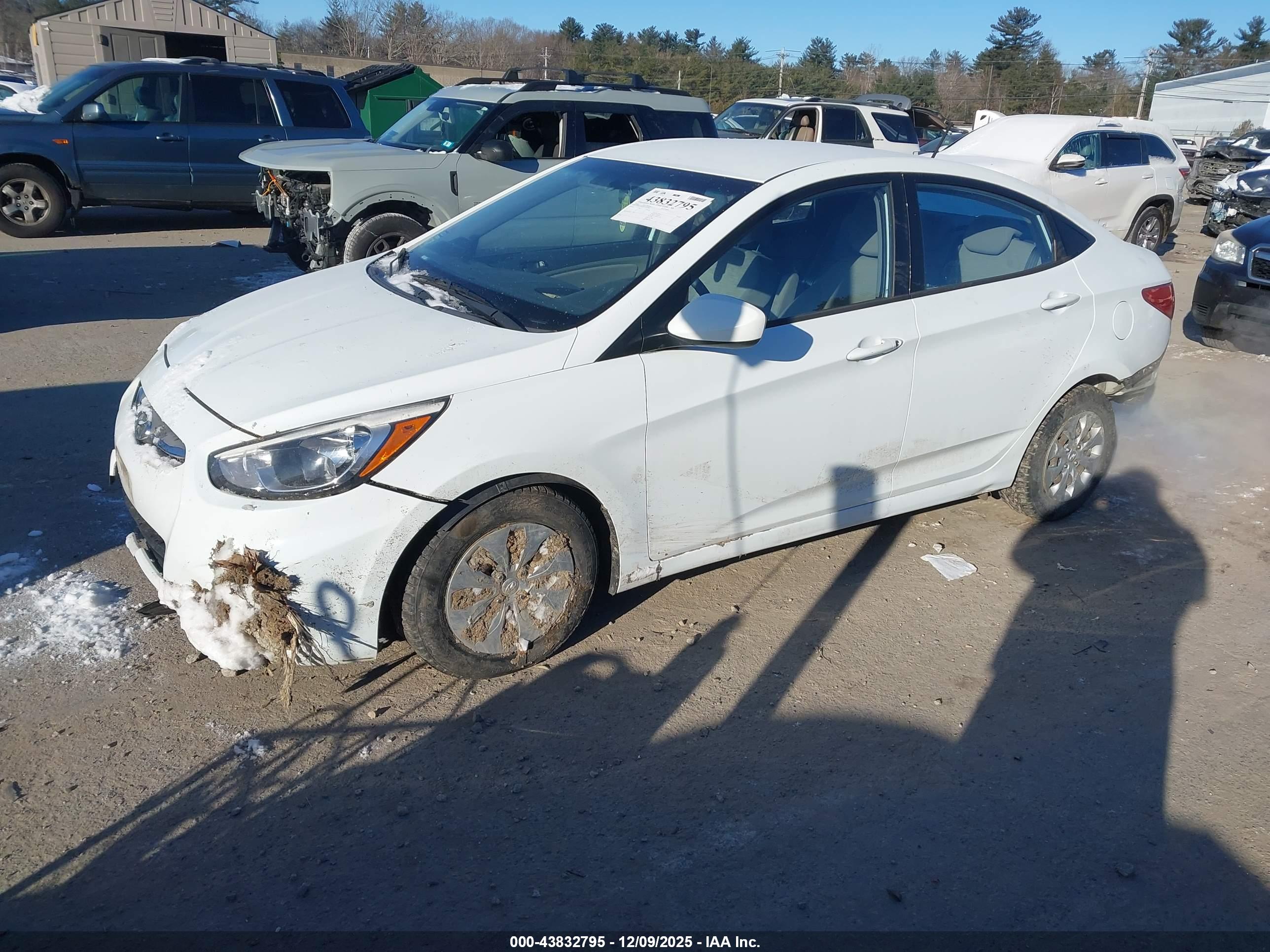 HYUNDAI ACCENT image 2