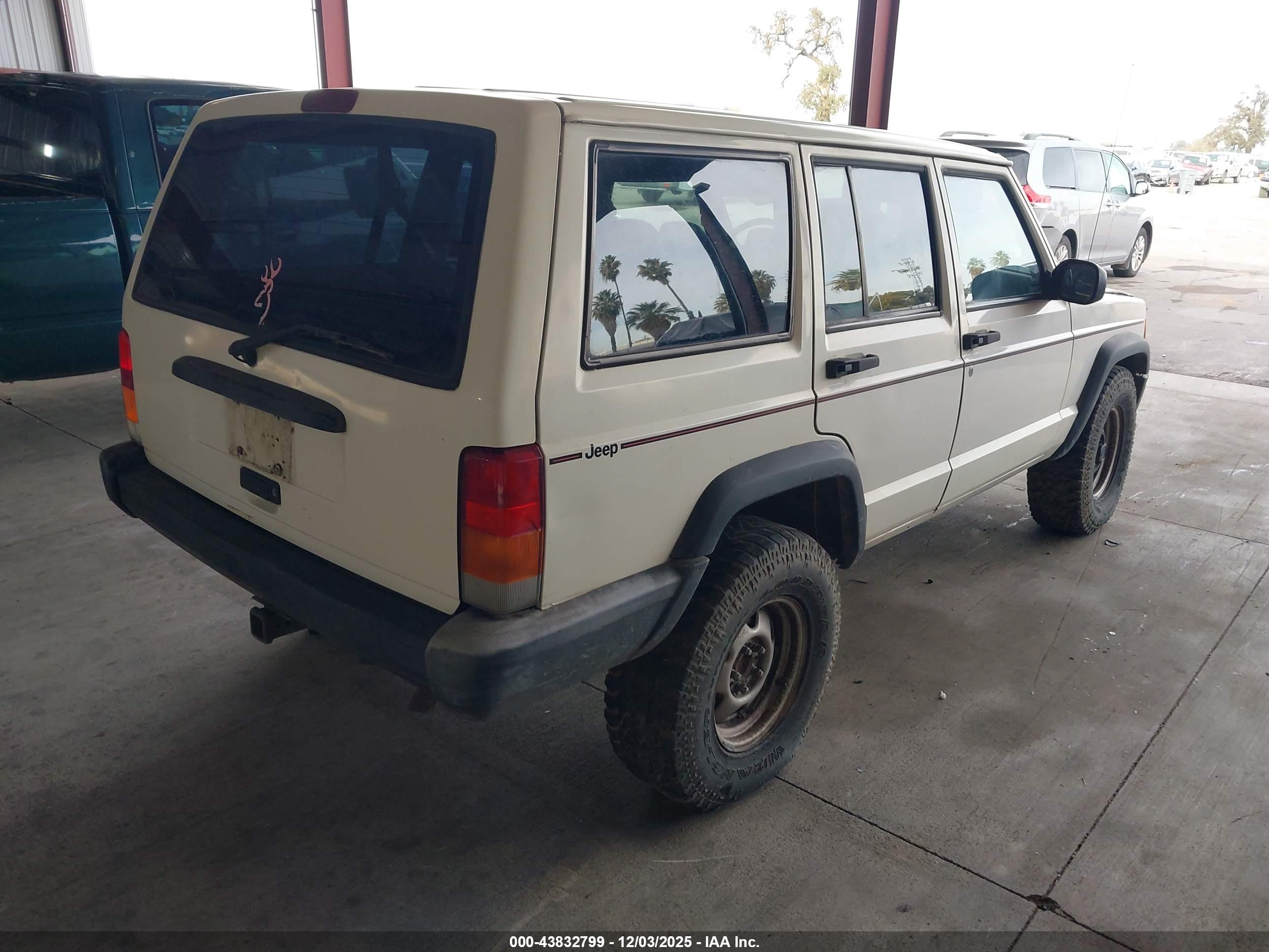 JEEP CHEROKEE image 4