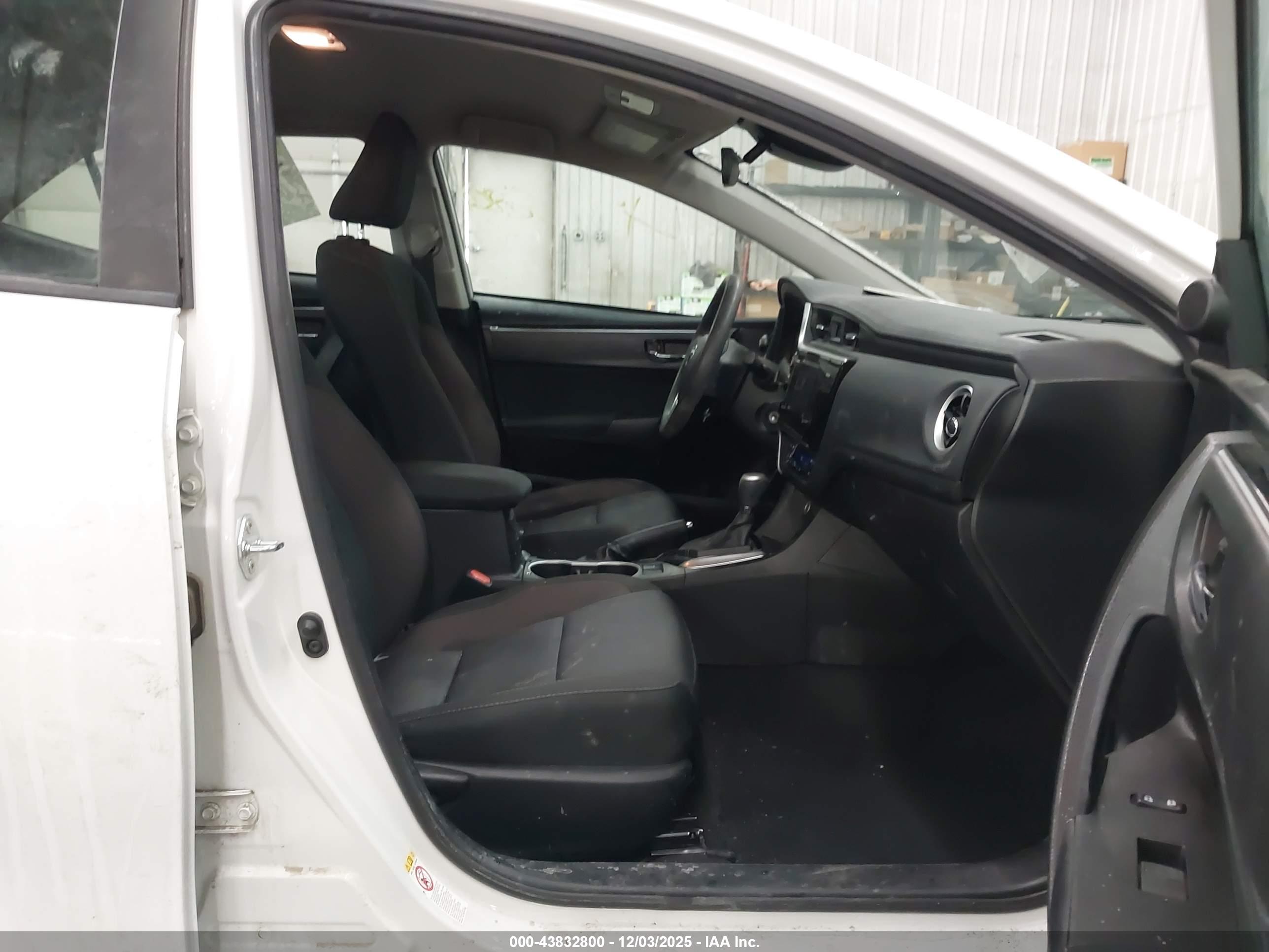 TOYOTA COROLLA image 5