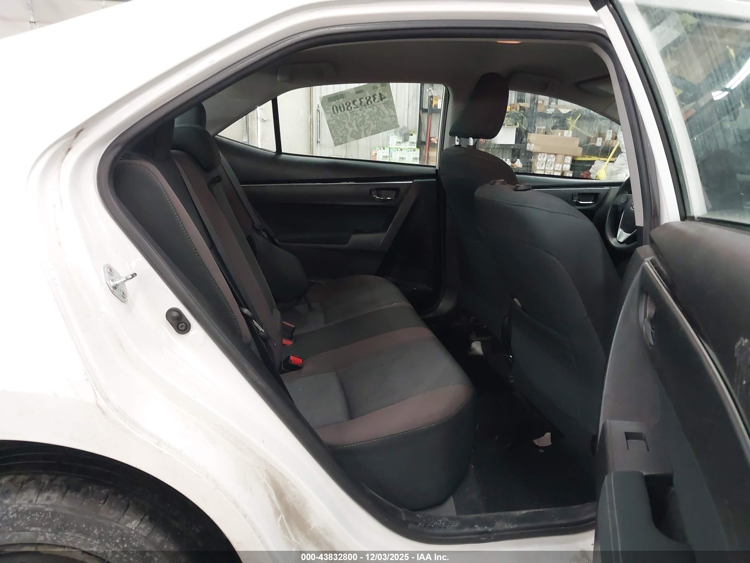 TOYOTA COROLLA image 8