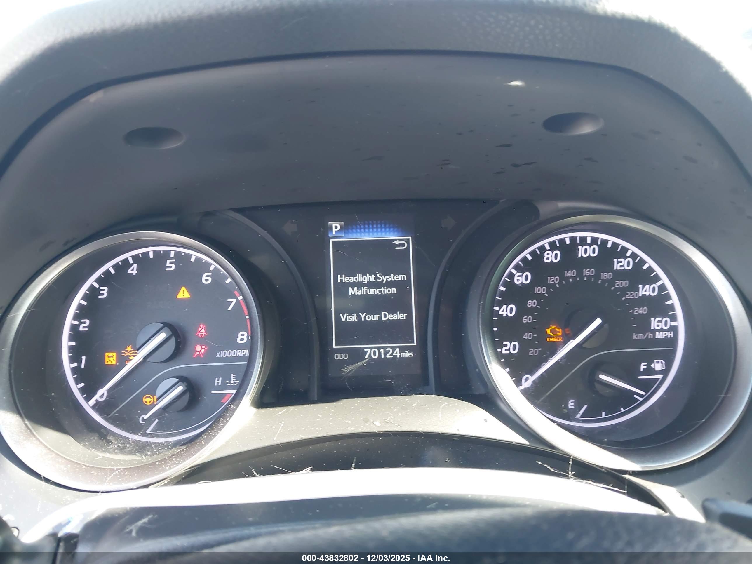TOYOTA CAMRY image 7