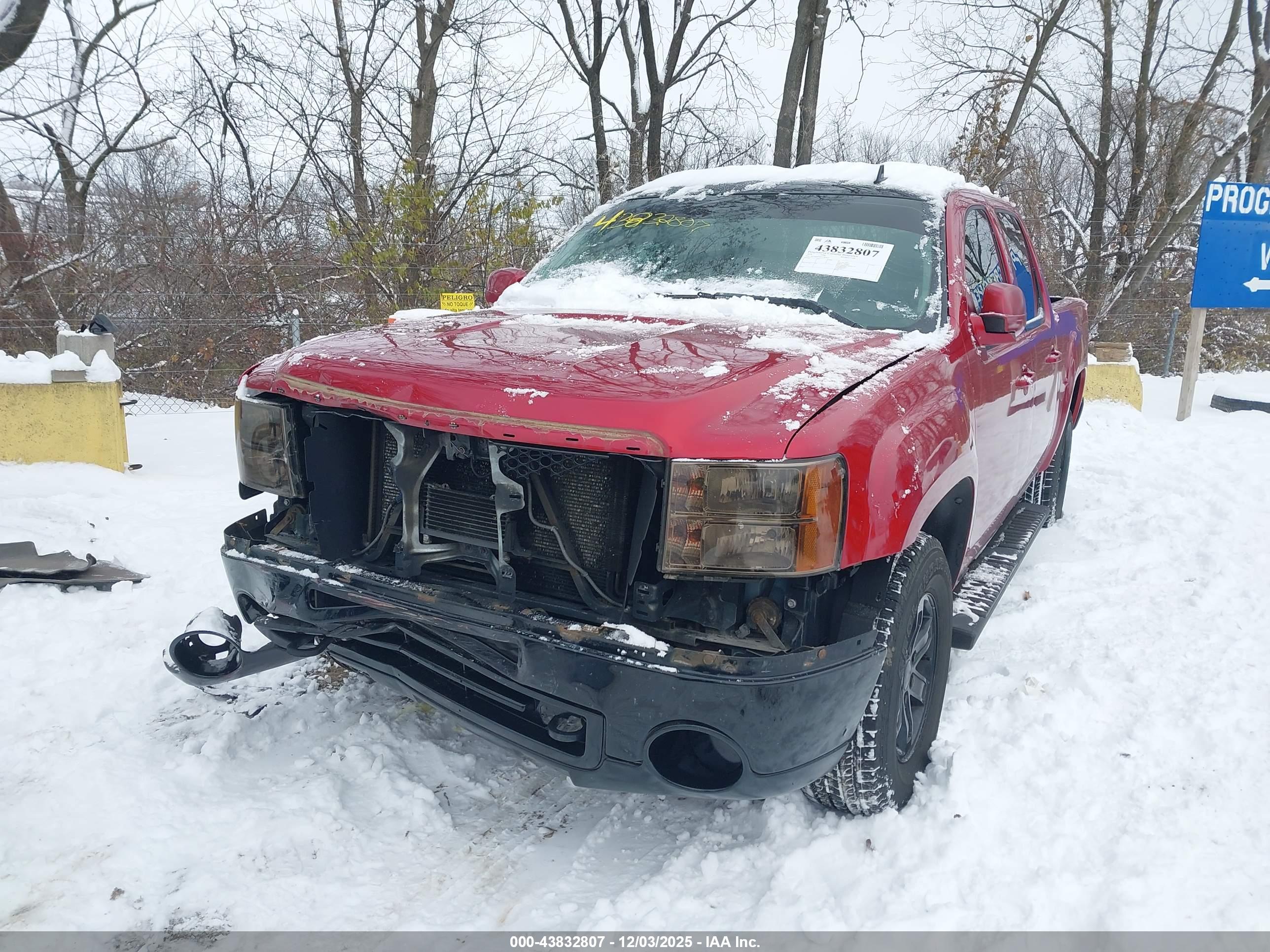GMC SIERRA image 2