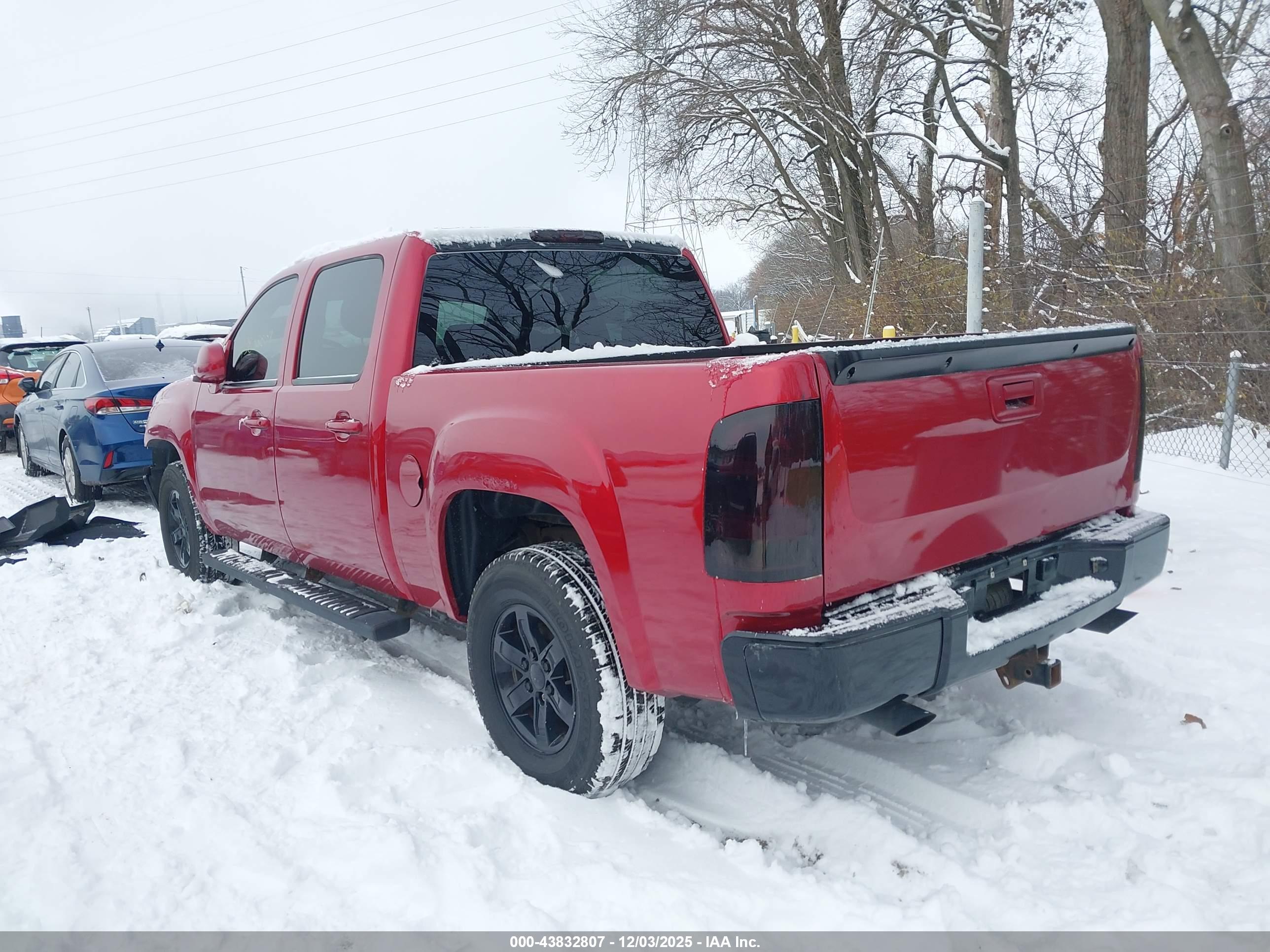 GMC SIERRA image 3