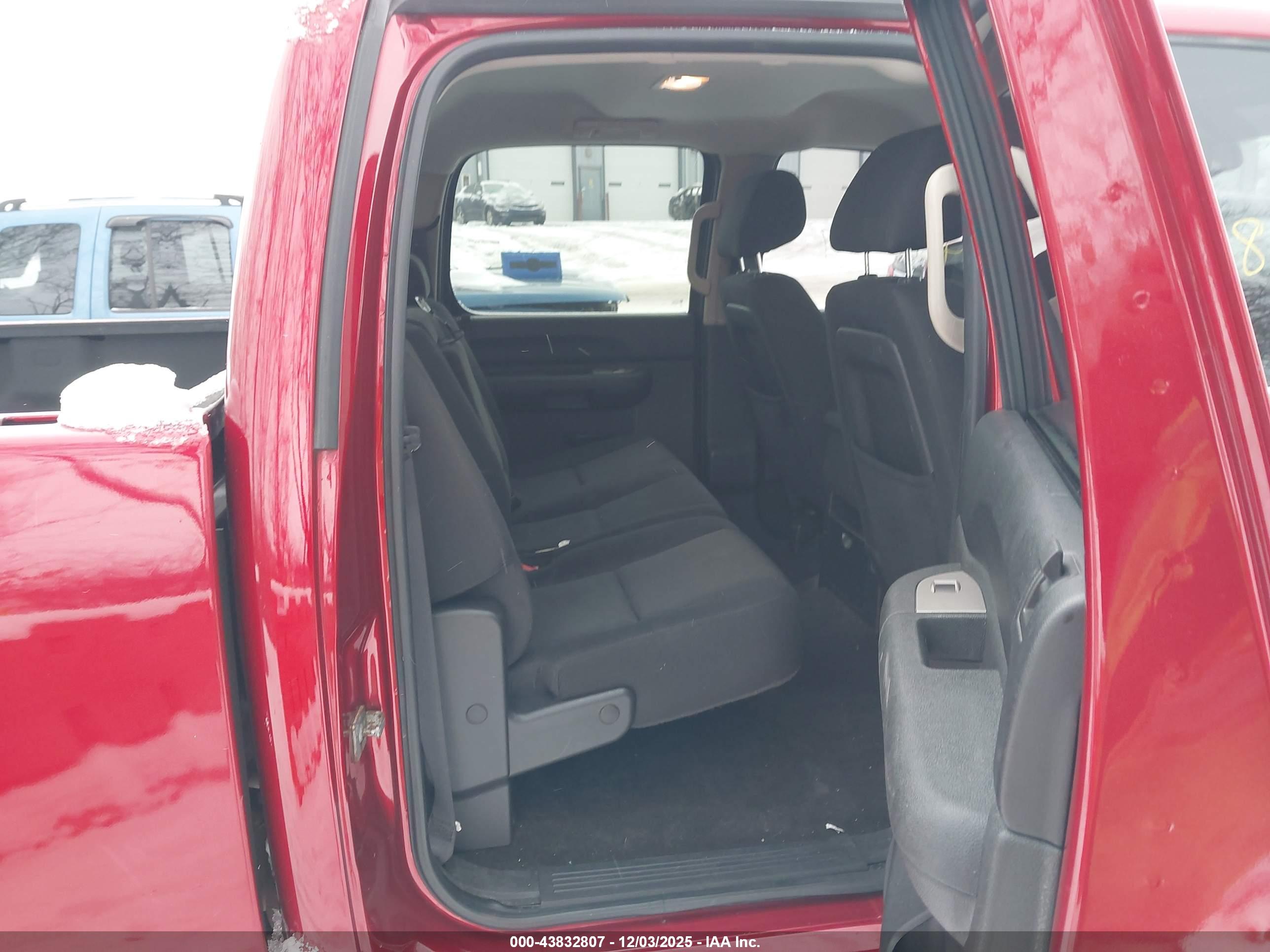 GMC SIERRA image 8