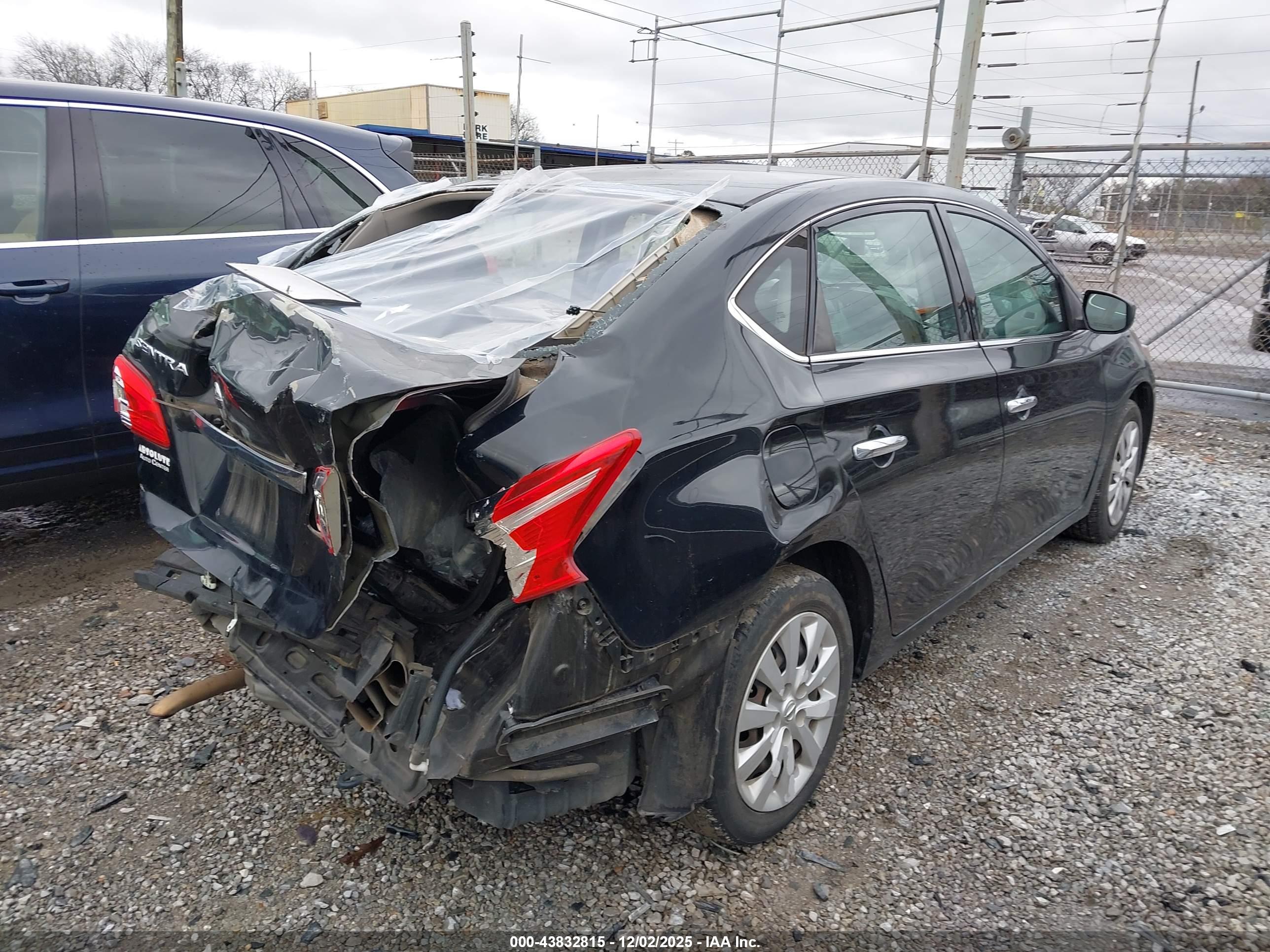 NISSAN SENTRA image 4