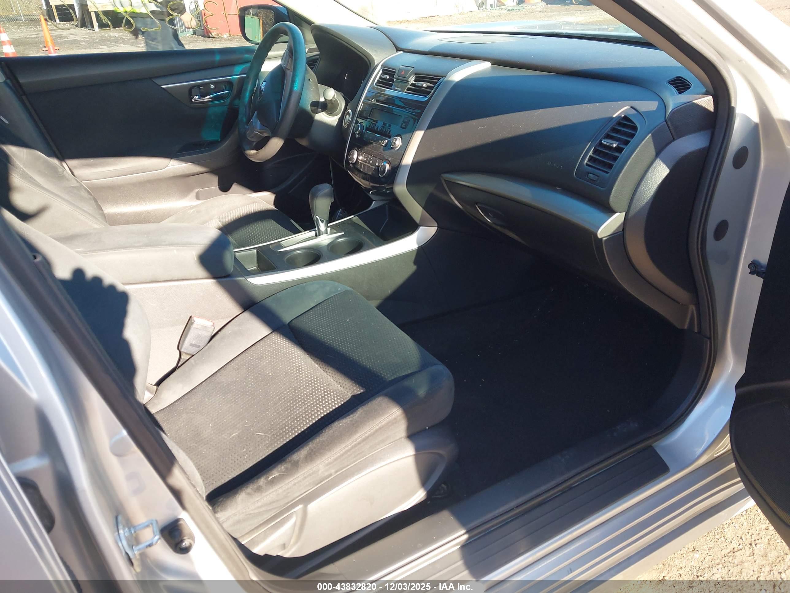NISSAN ALTIMA image 5