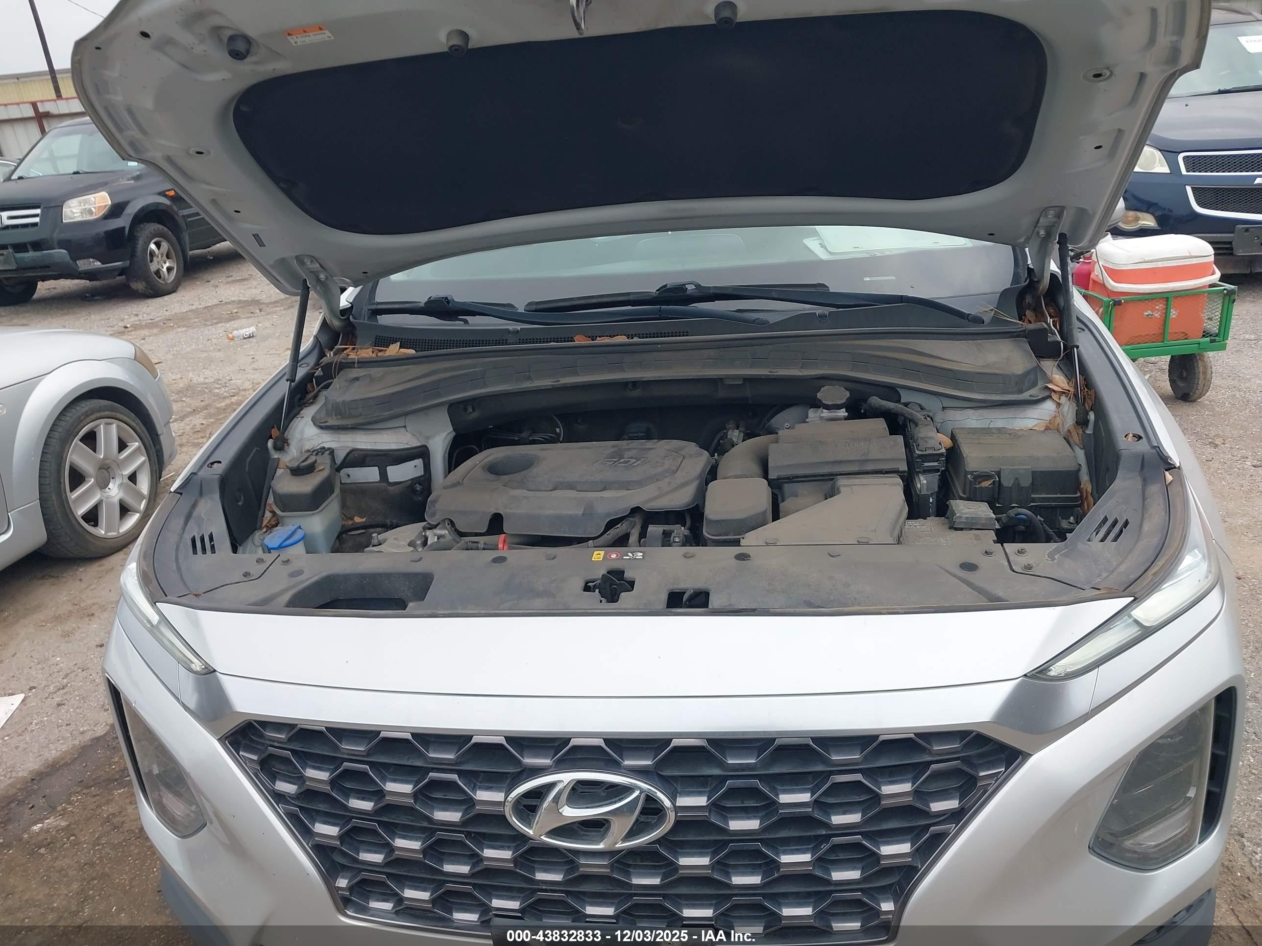 HYUNDAI SANTA image 10