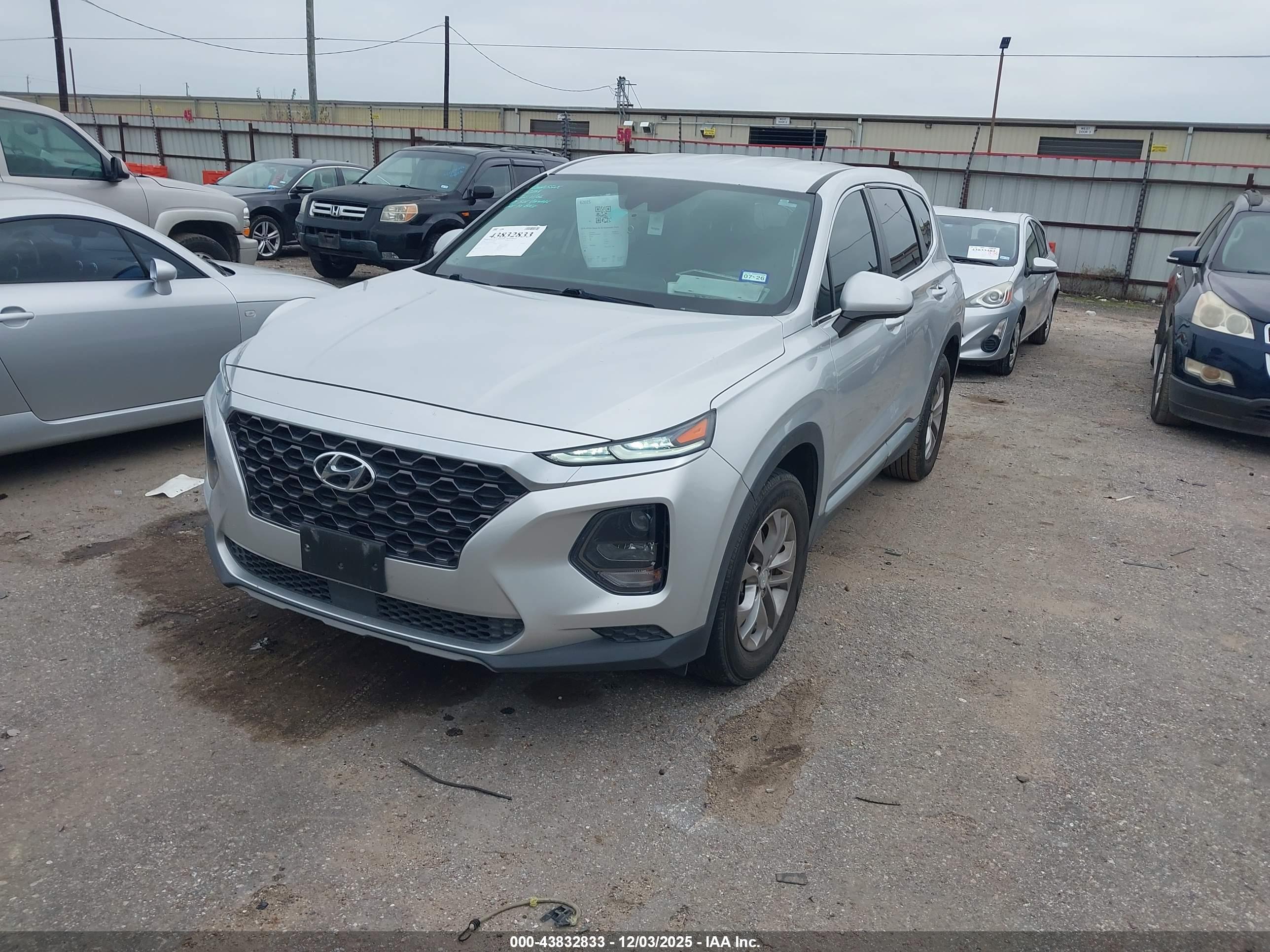HYUNDAI SANTA image 2