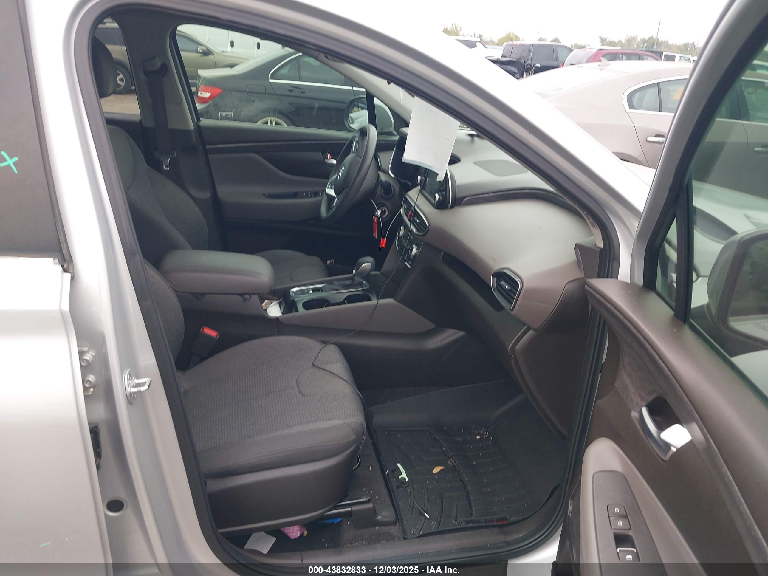 HYUNDAI SANTA image 5