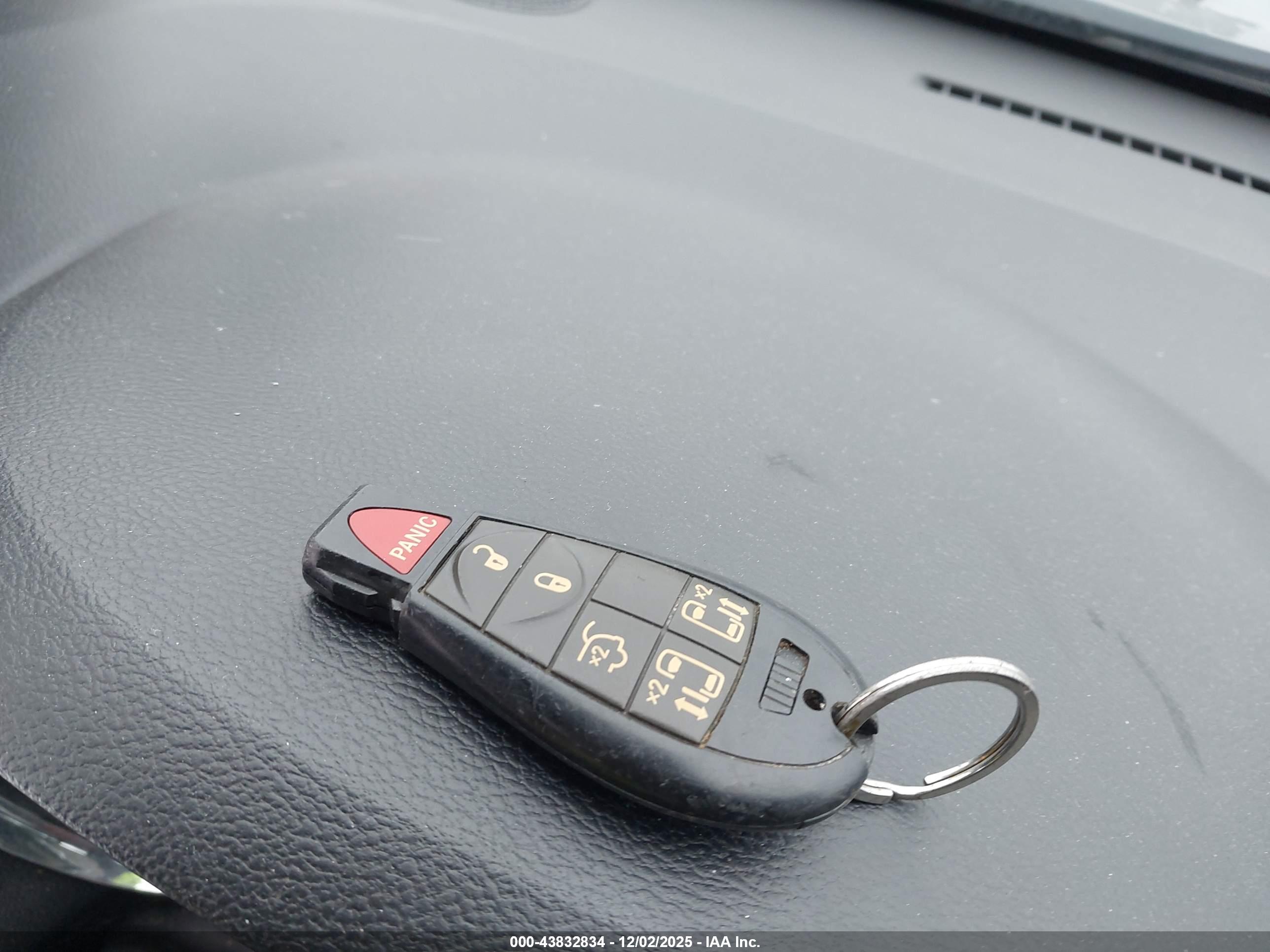 CHRYSLER TOWN image 11