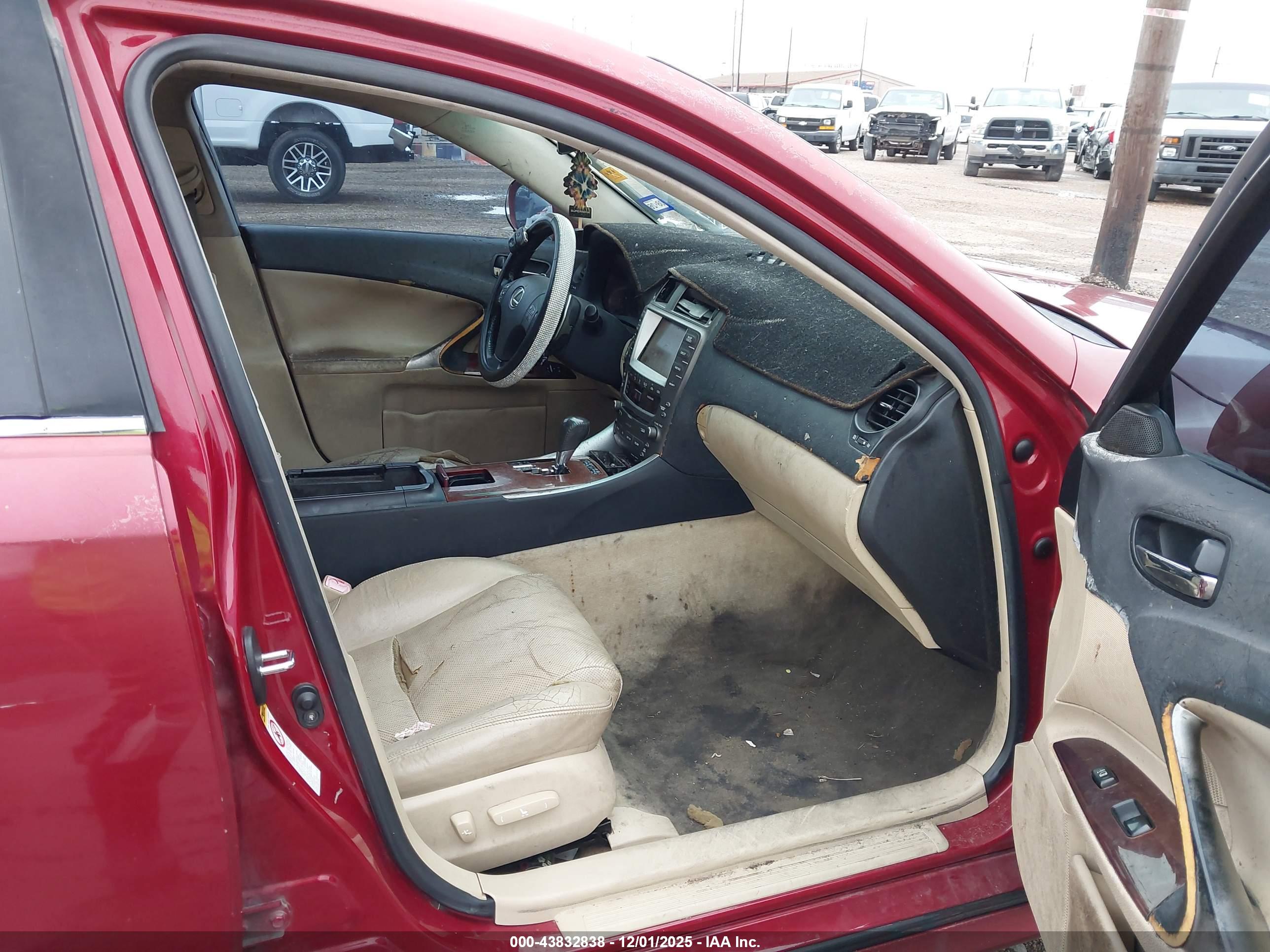 LEXUS IS image 5