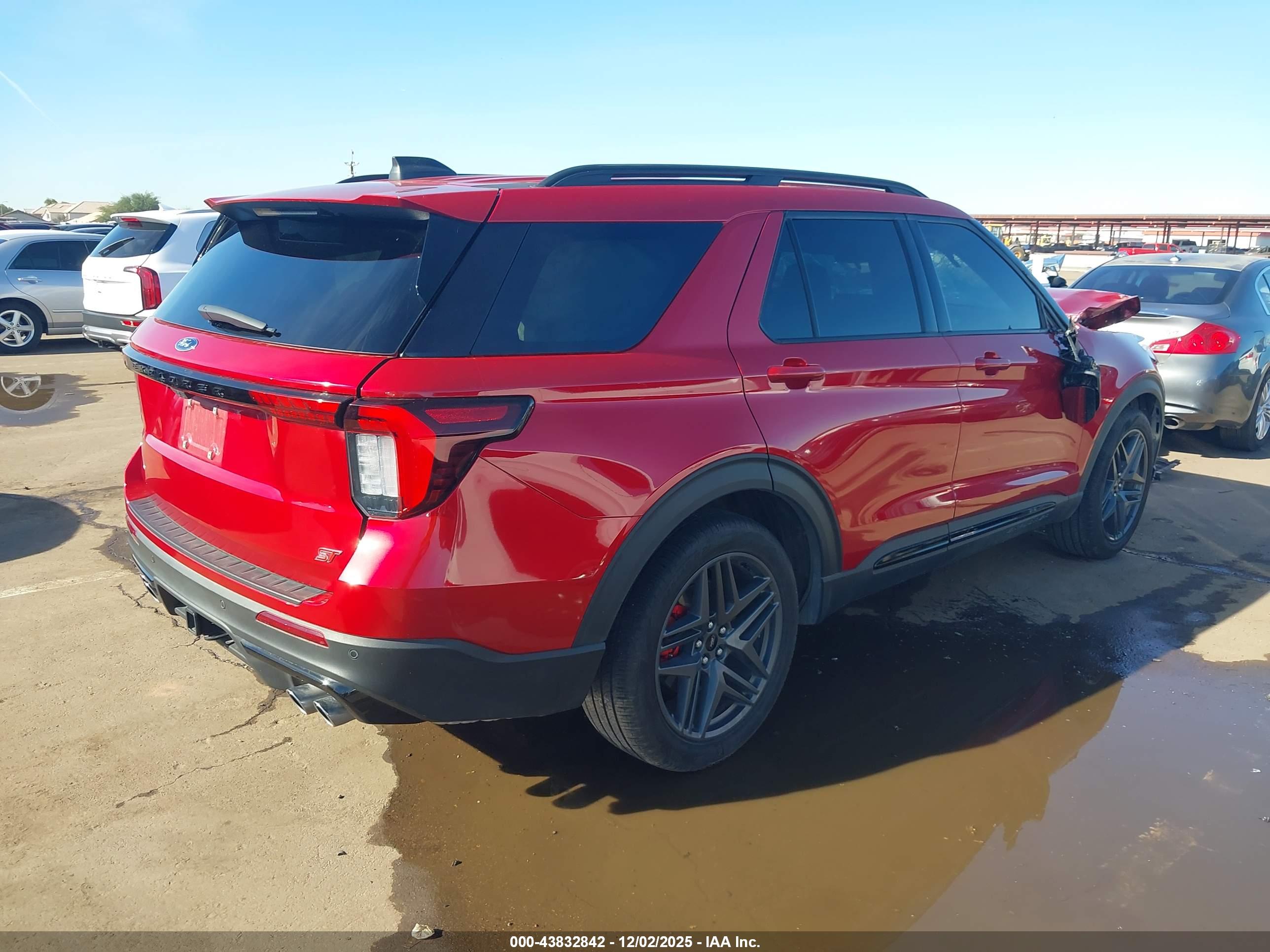 FORD EXPLORER image 4