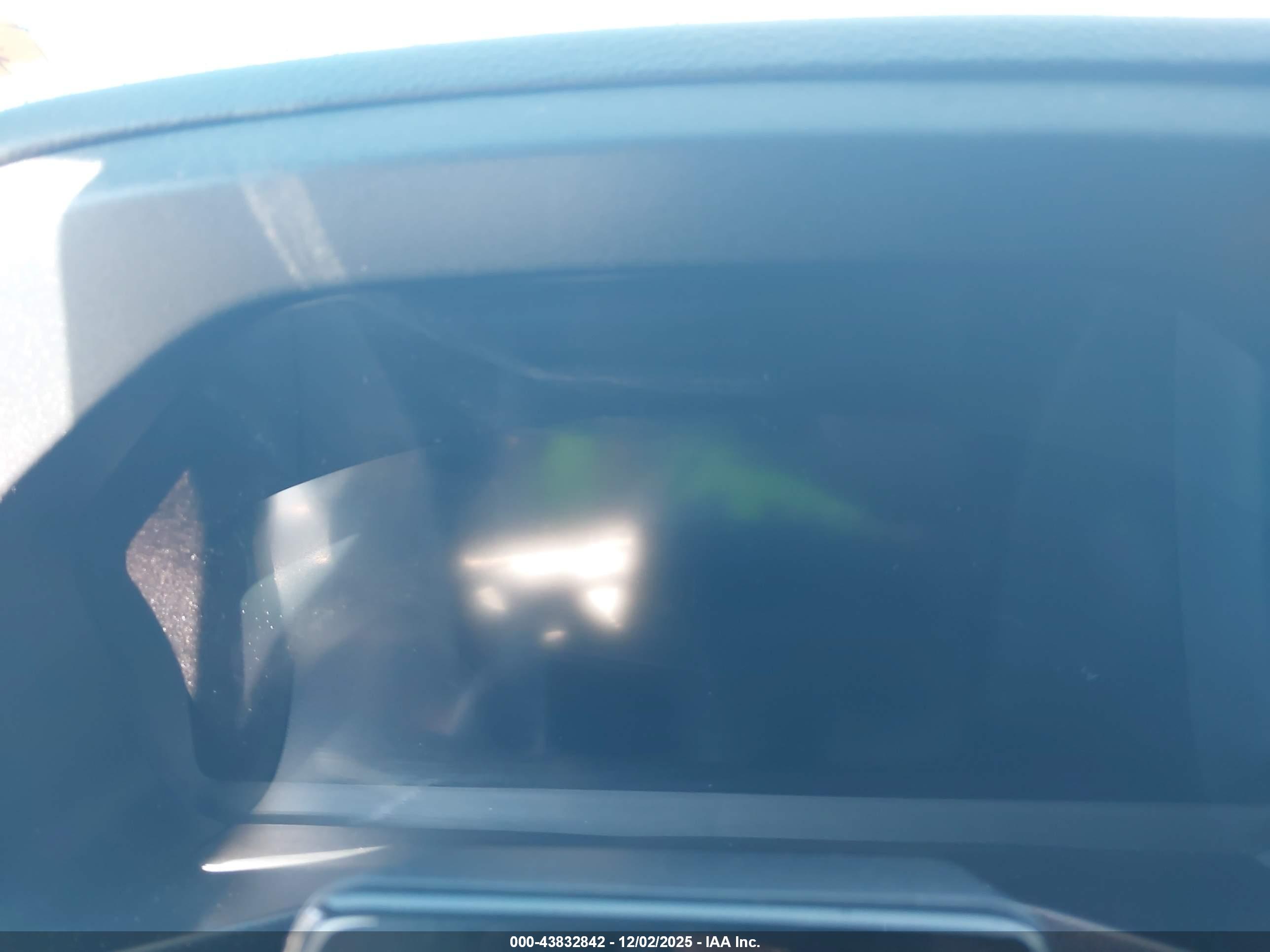 FORD EXPLORER image 7
