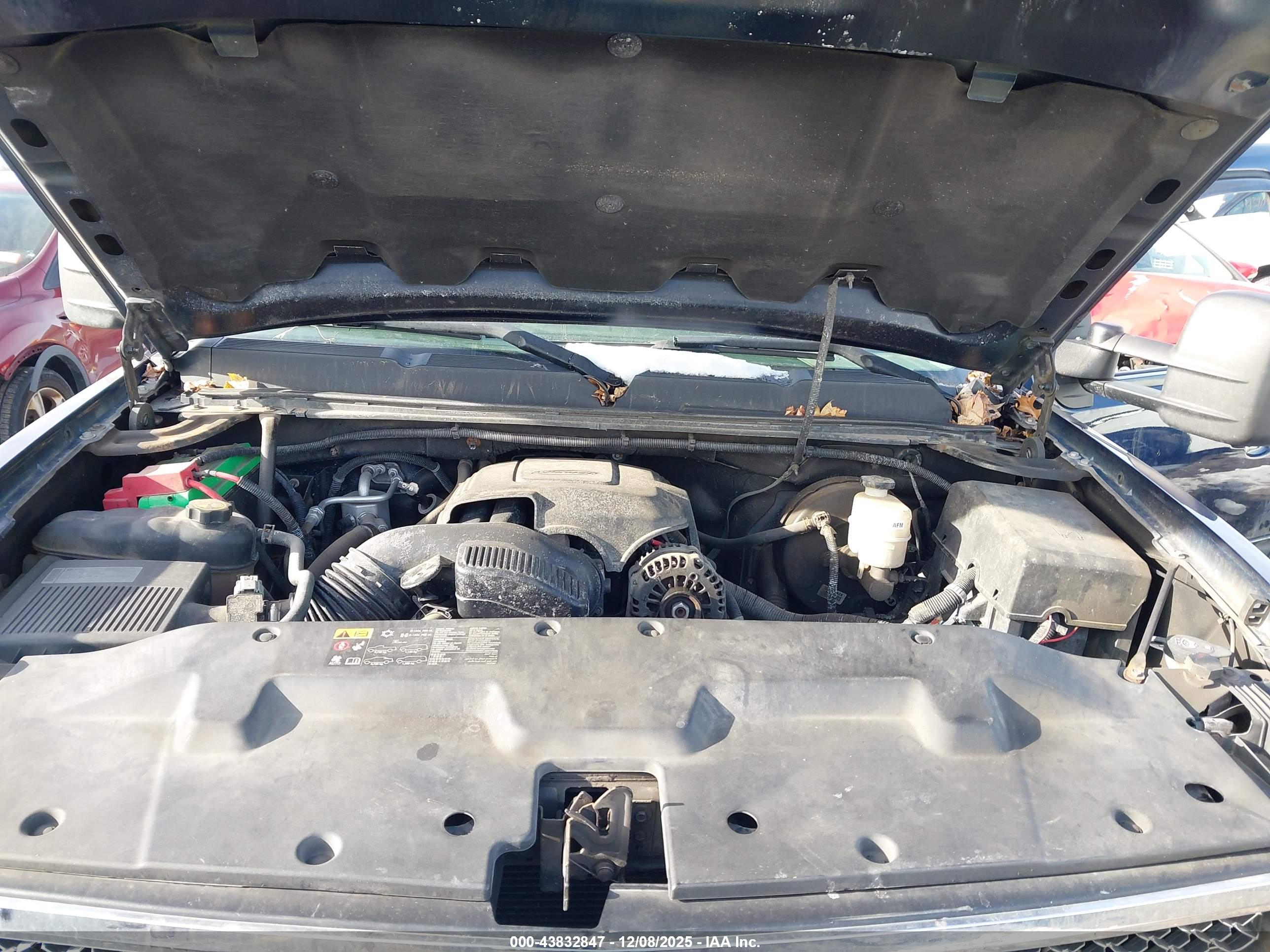 CHEVROLET SILVERADO image 10