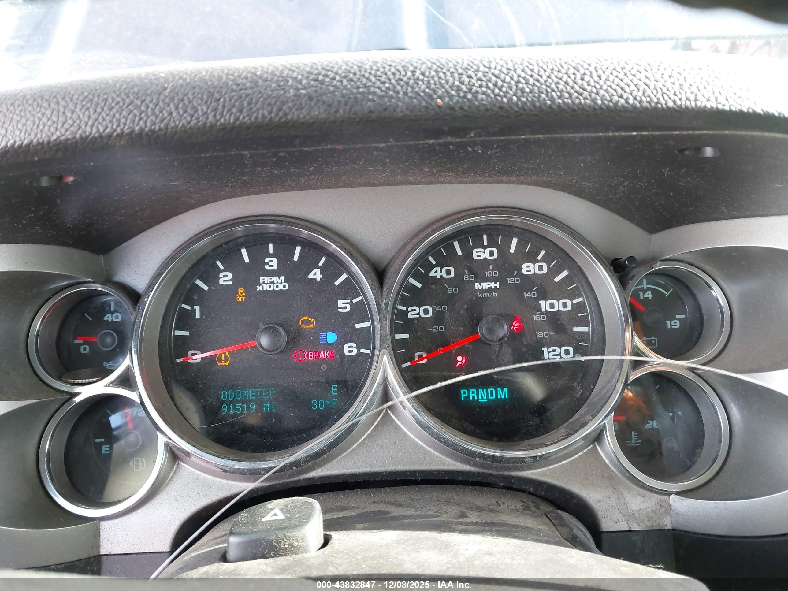 CHEVROLET SILVERADO image 7