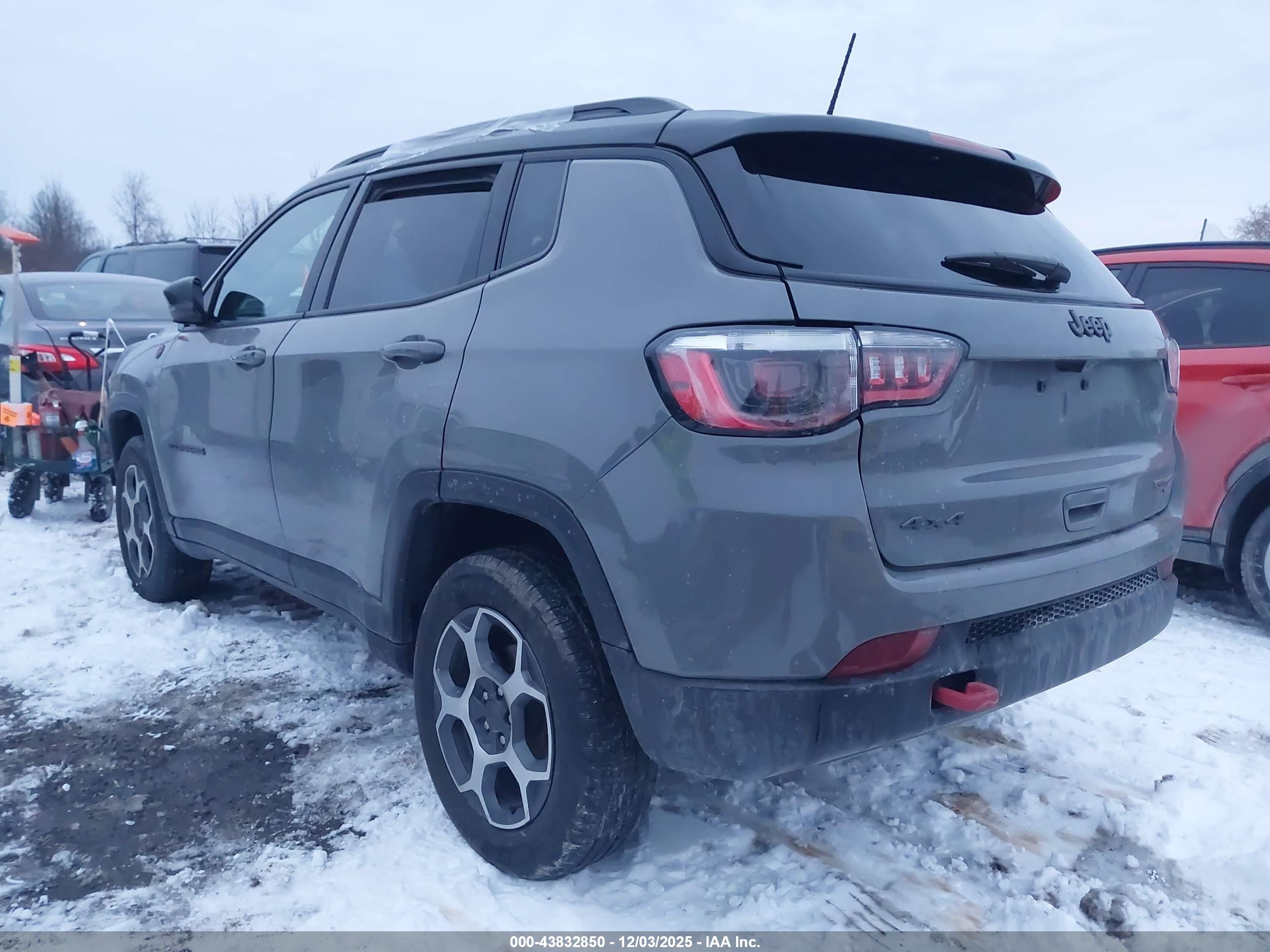 JEEP COMPASS image 3