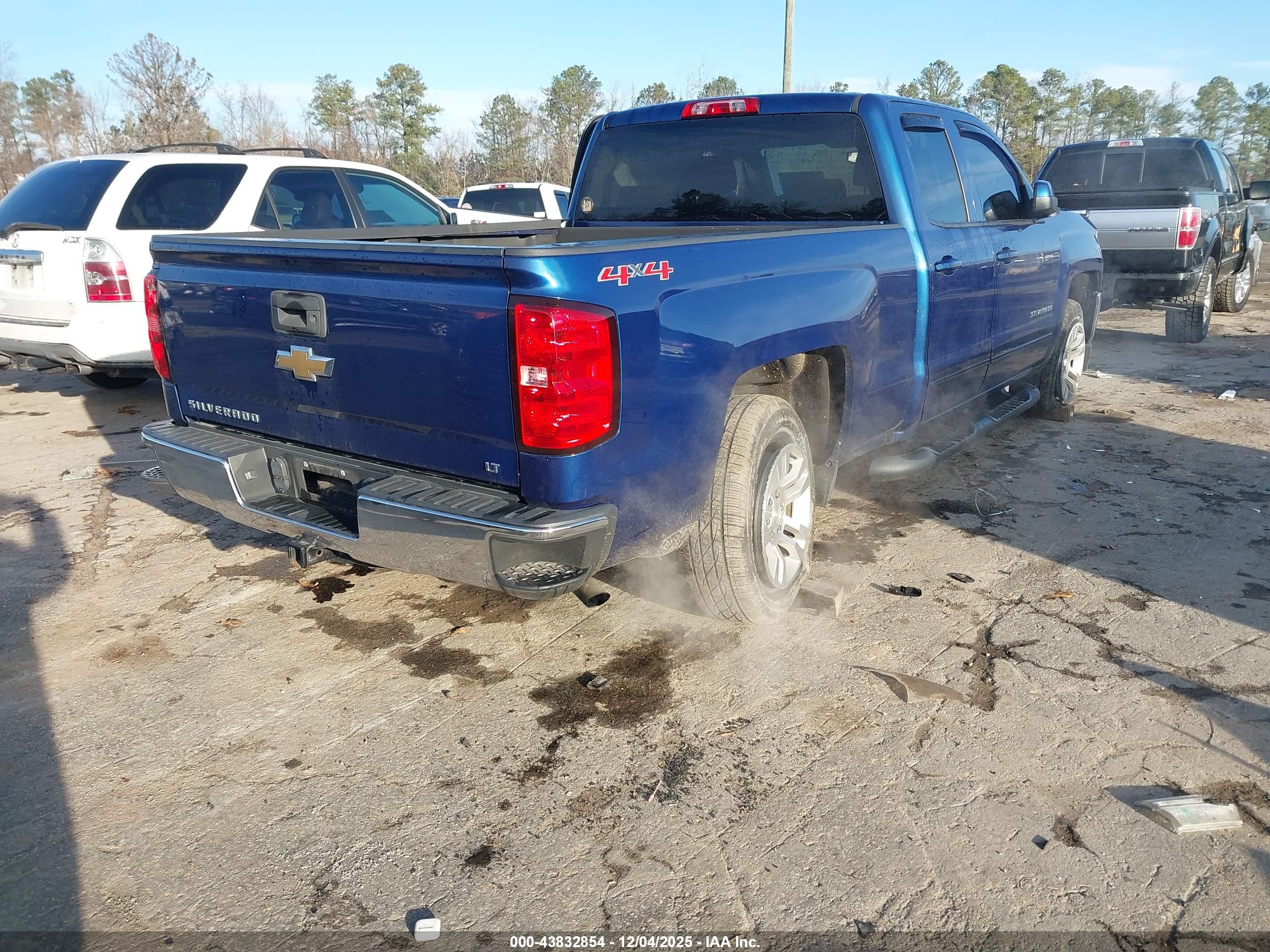 CHEVROLET SILVERADO image 4