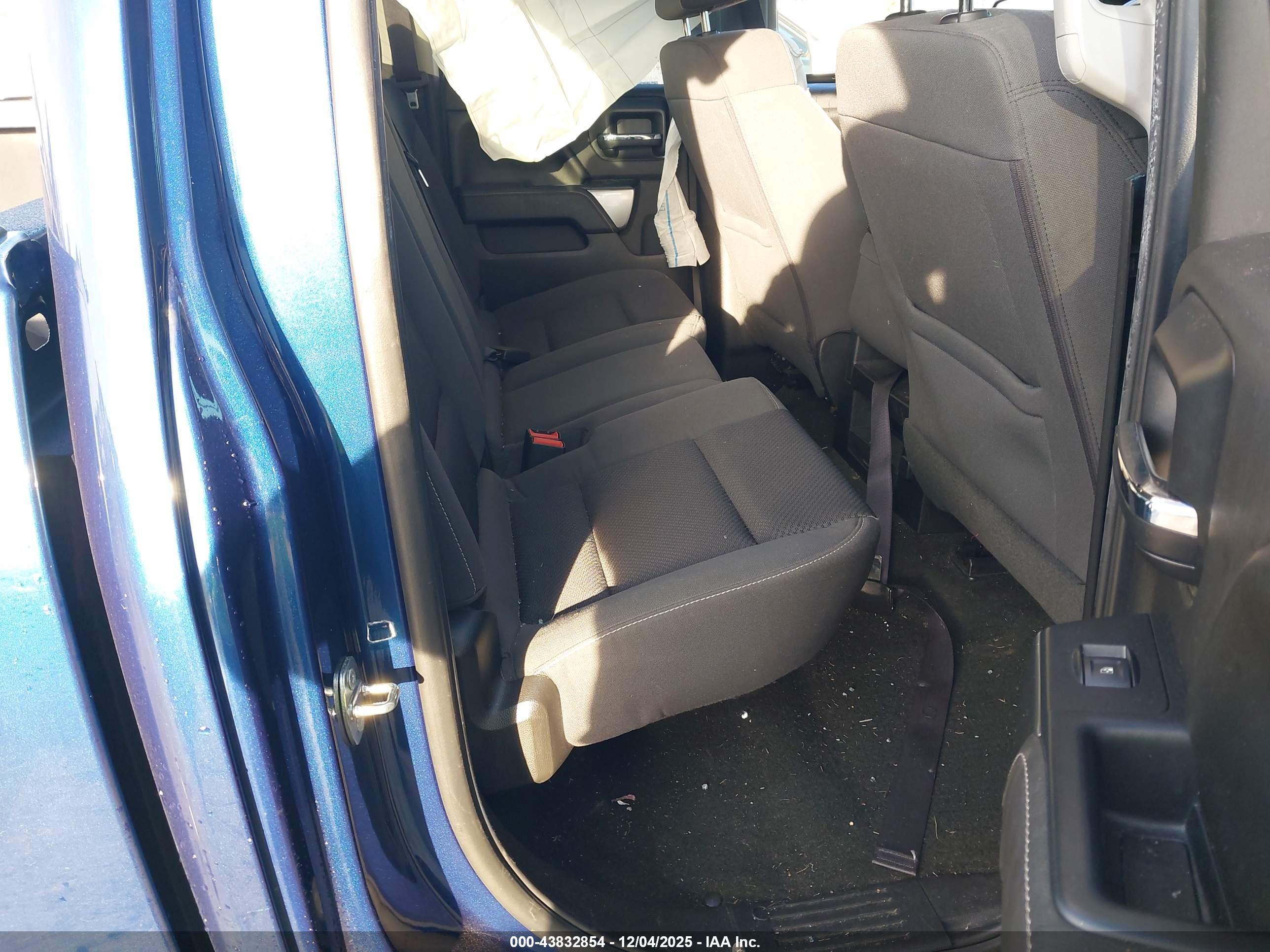 CHEVROLET SILVERADO image 8