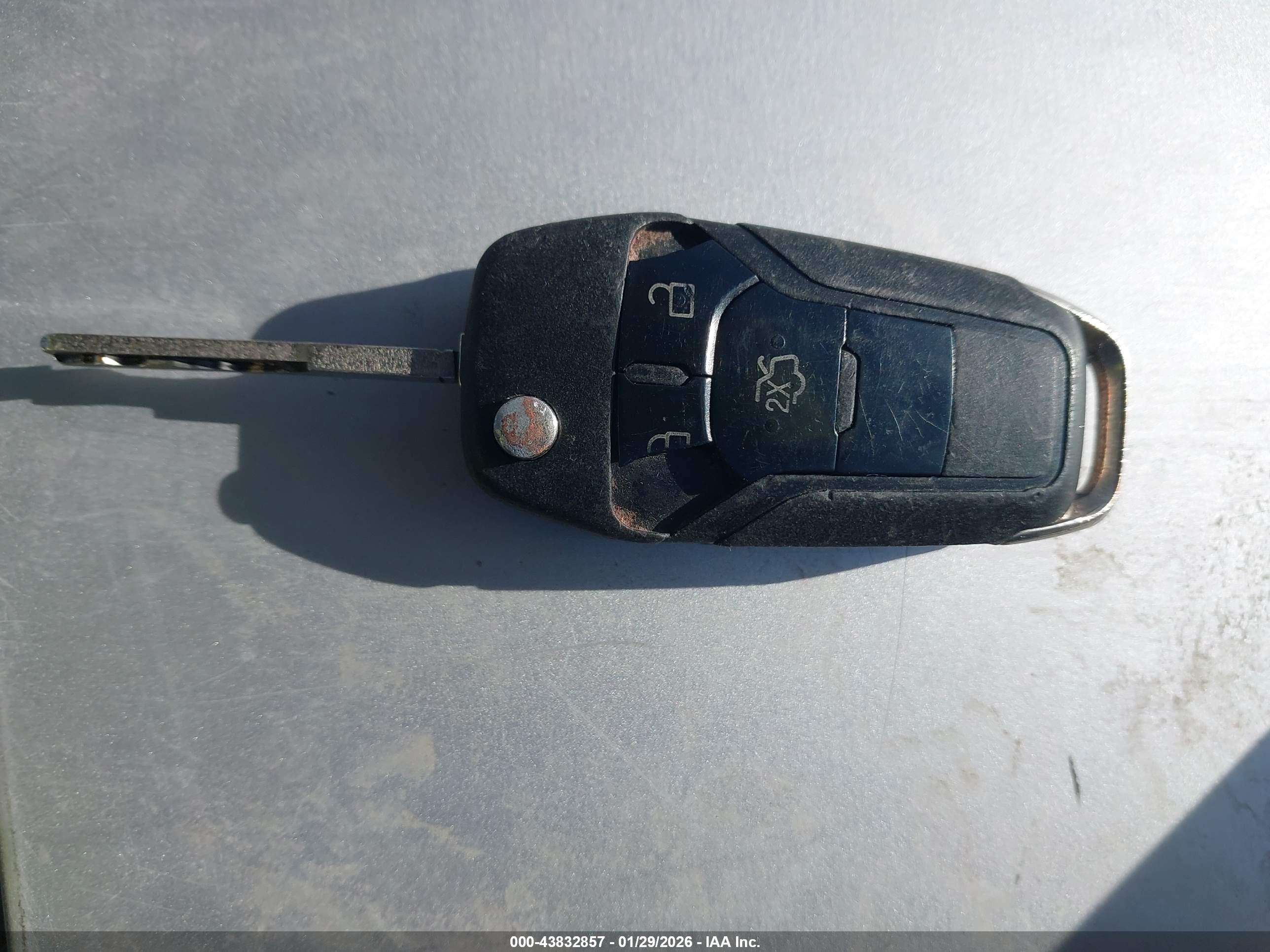 FORD FUSION image 11