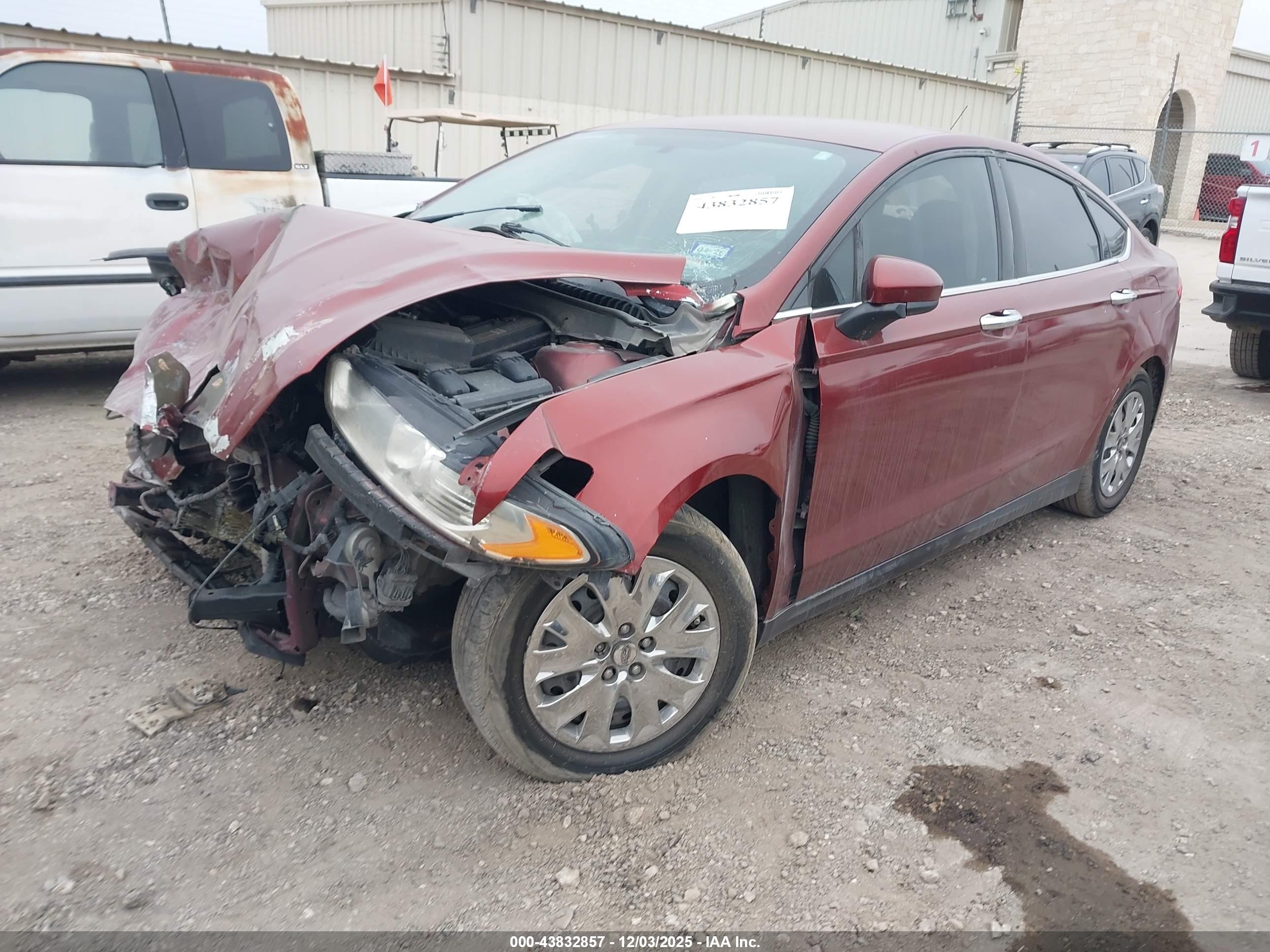 FORD FUSION image 2