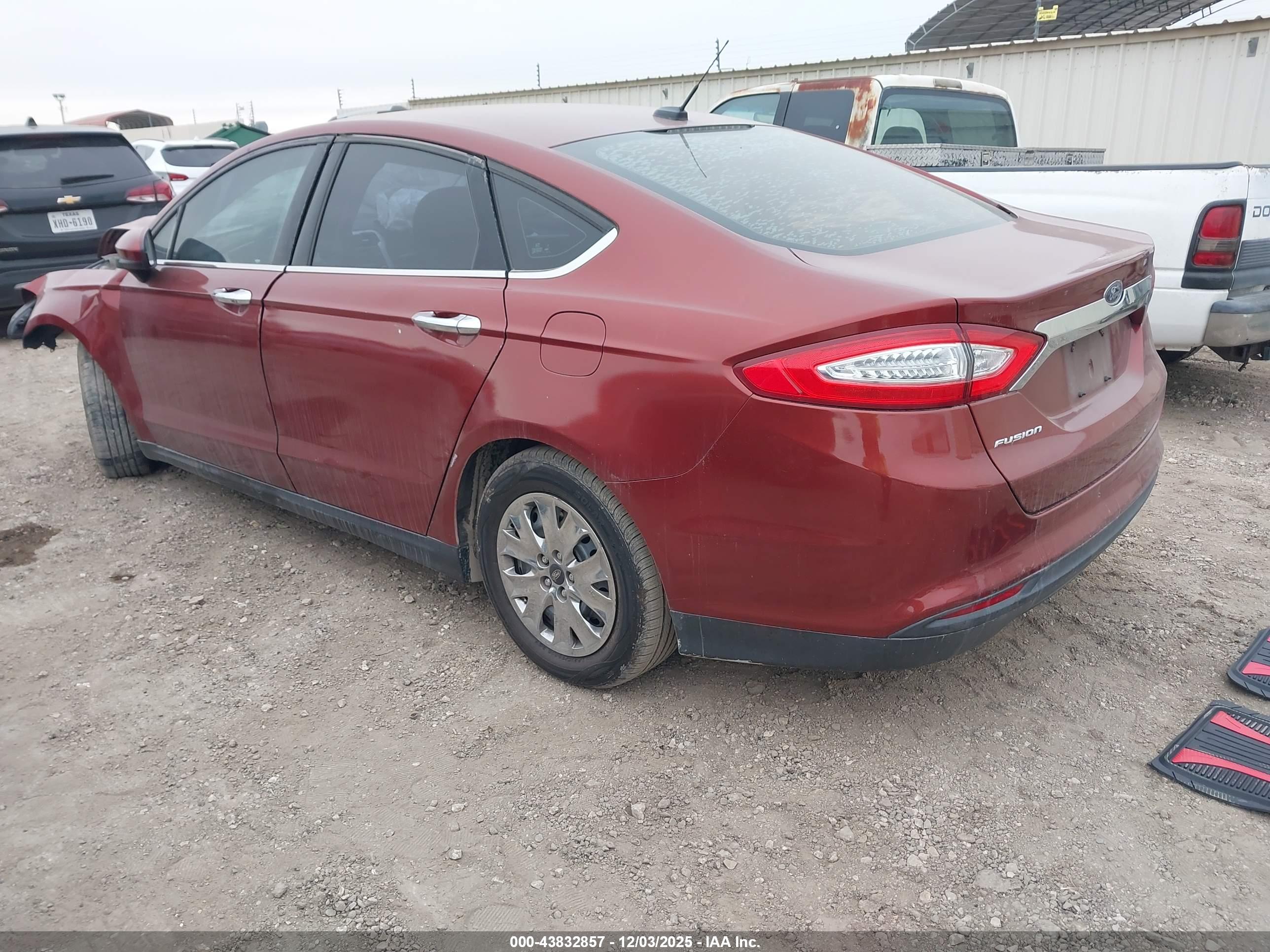 FORD FUSION image 3
