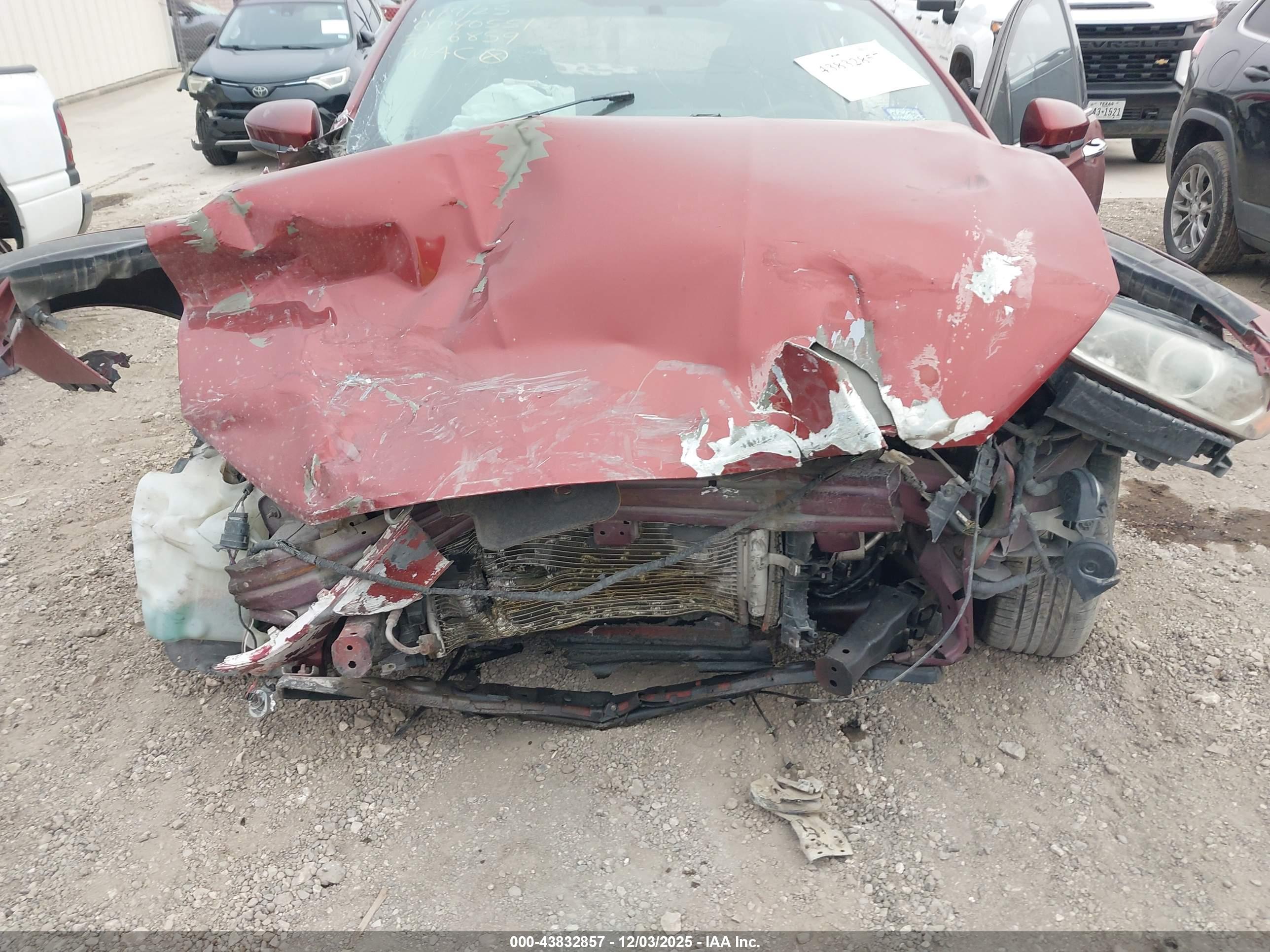 FORD FUSION image 6