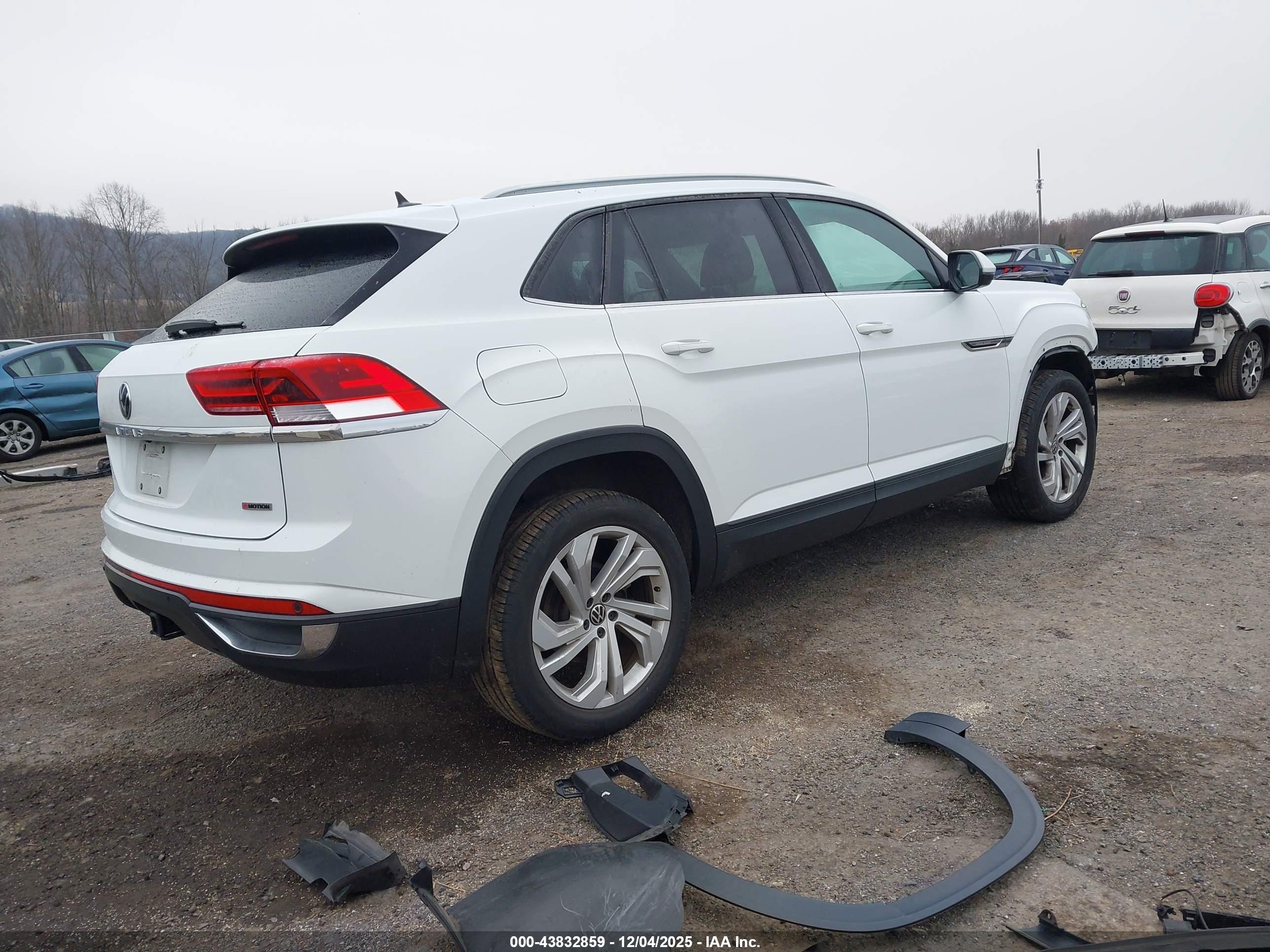 VOLKSWAGEN ATLAS image 4