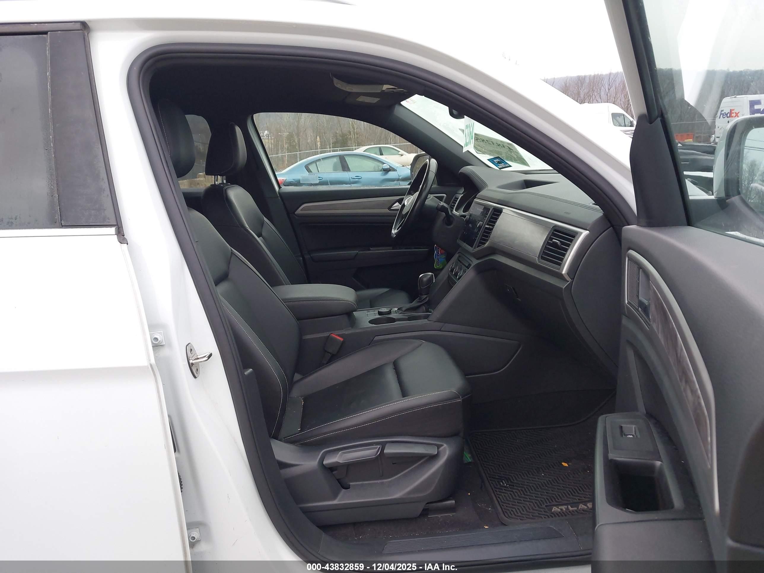 VOLKSWAGEN ATLAS image 5