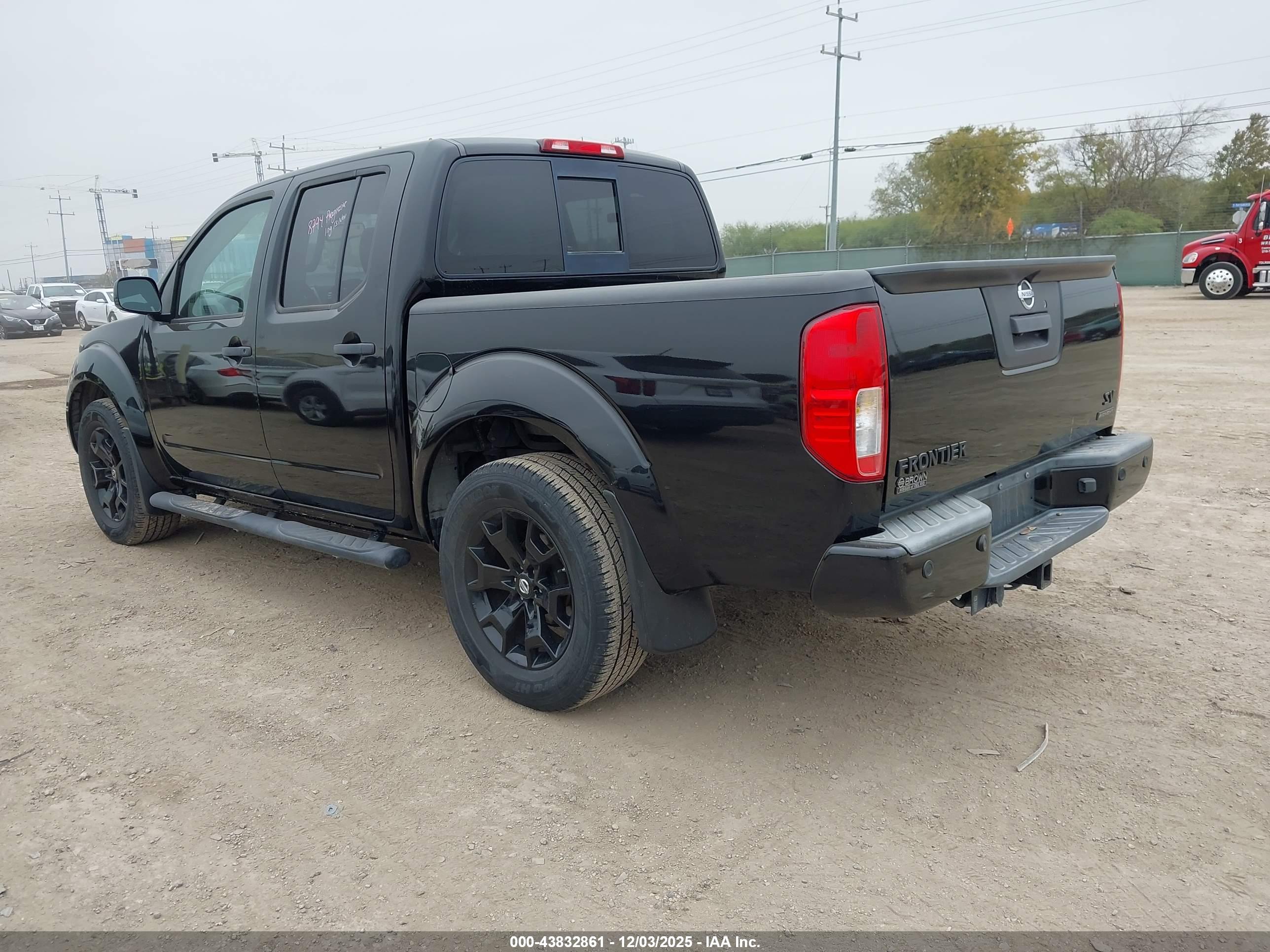 NISSAN FRONTIER image 3