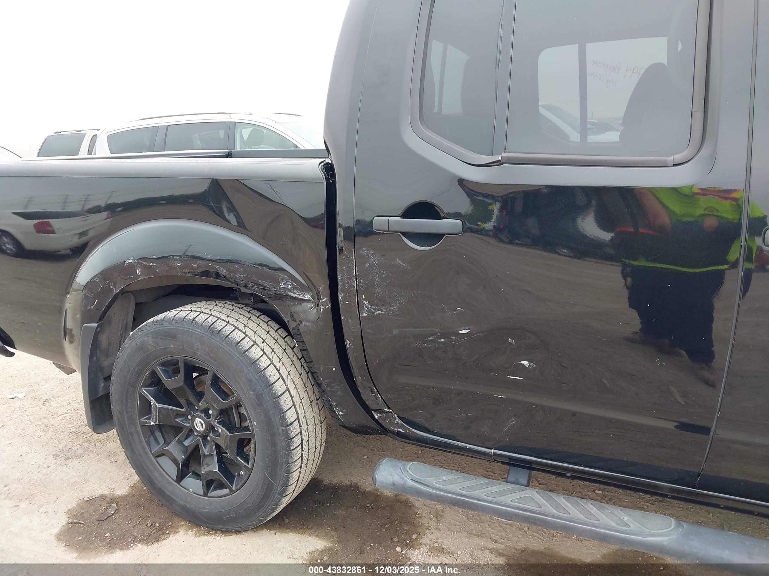 NISSAN FRONTIER image 6